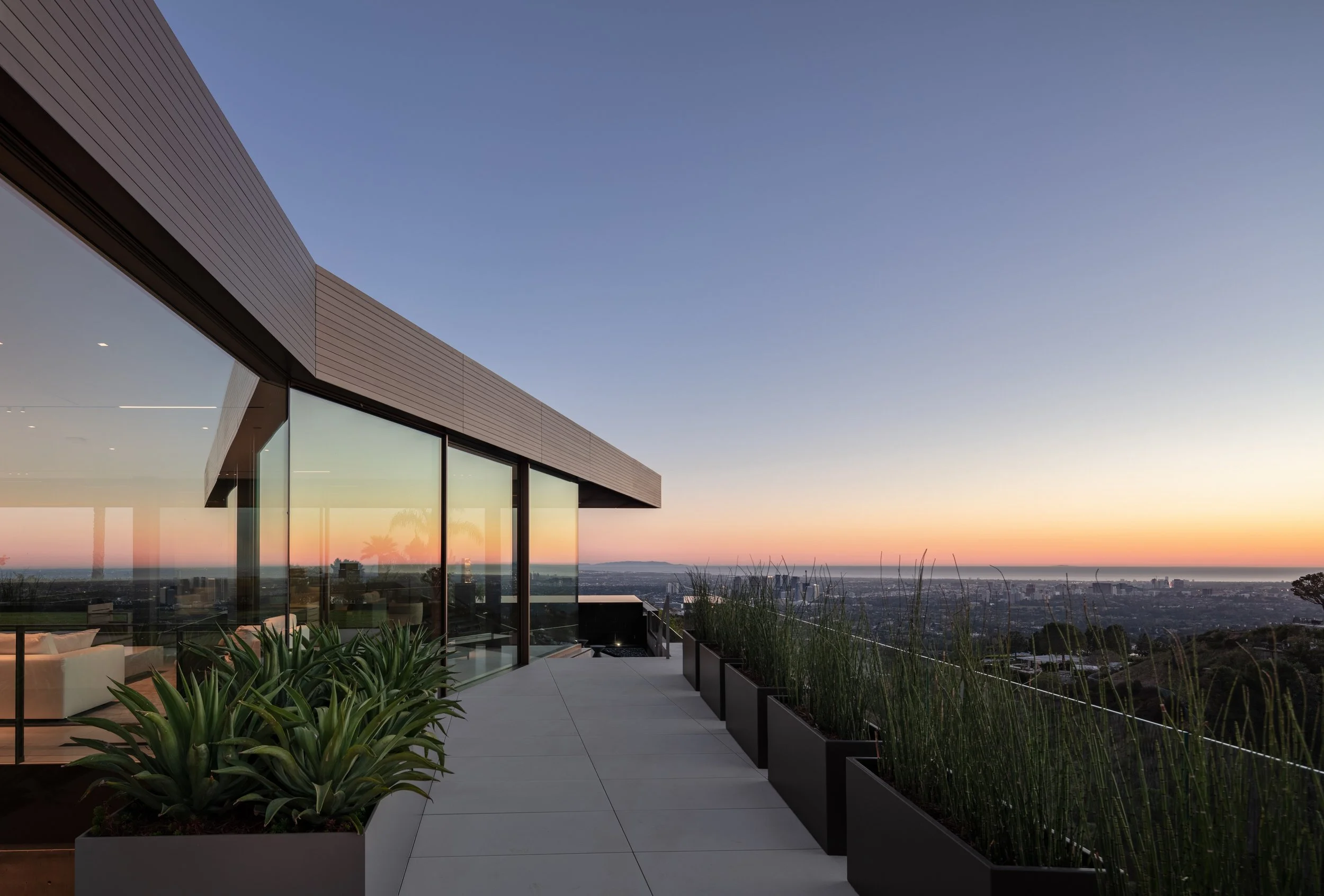 A Bronze House | SPF:a