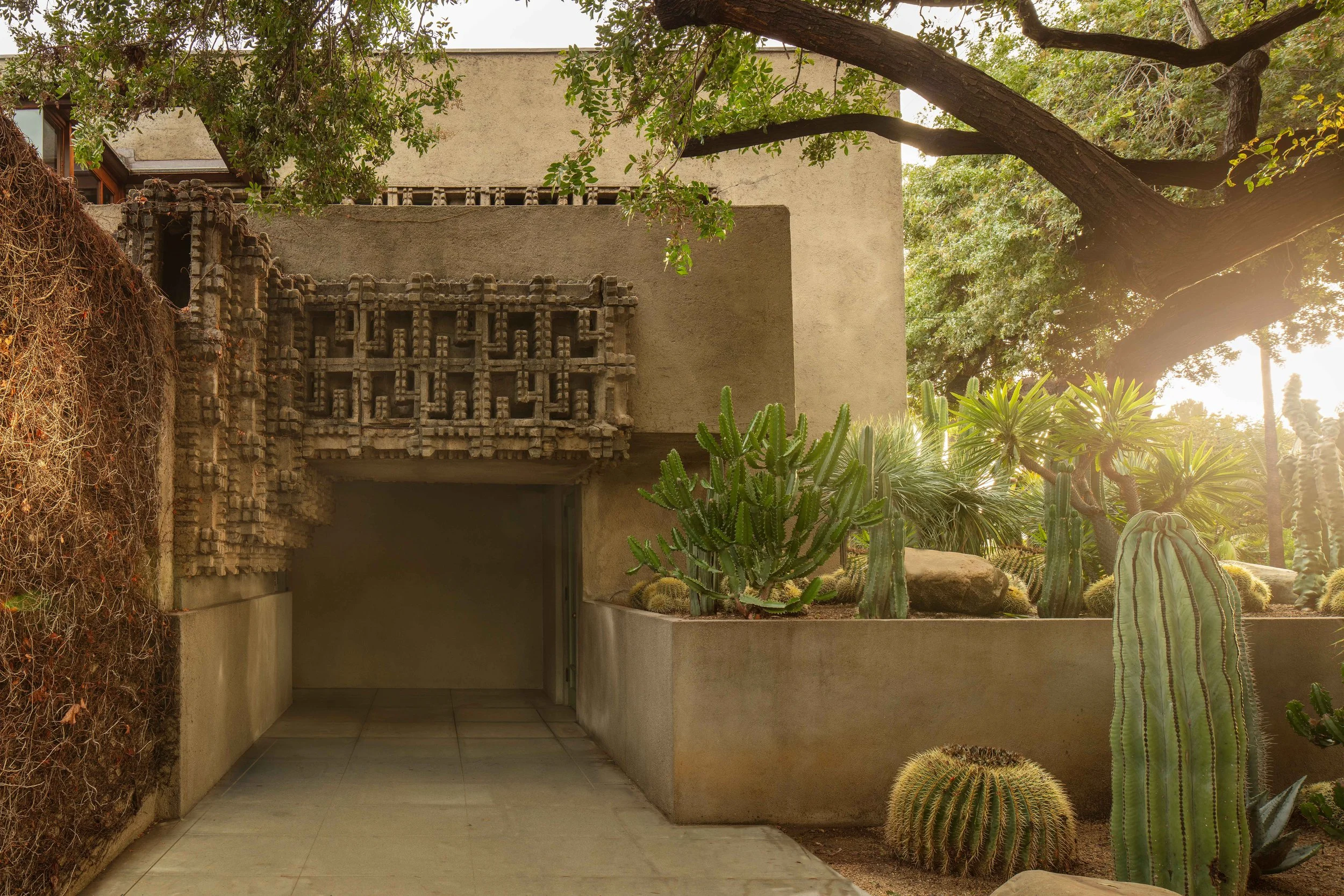 Lloyd Wright Studio | Lloyd Wright