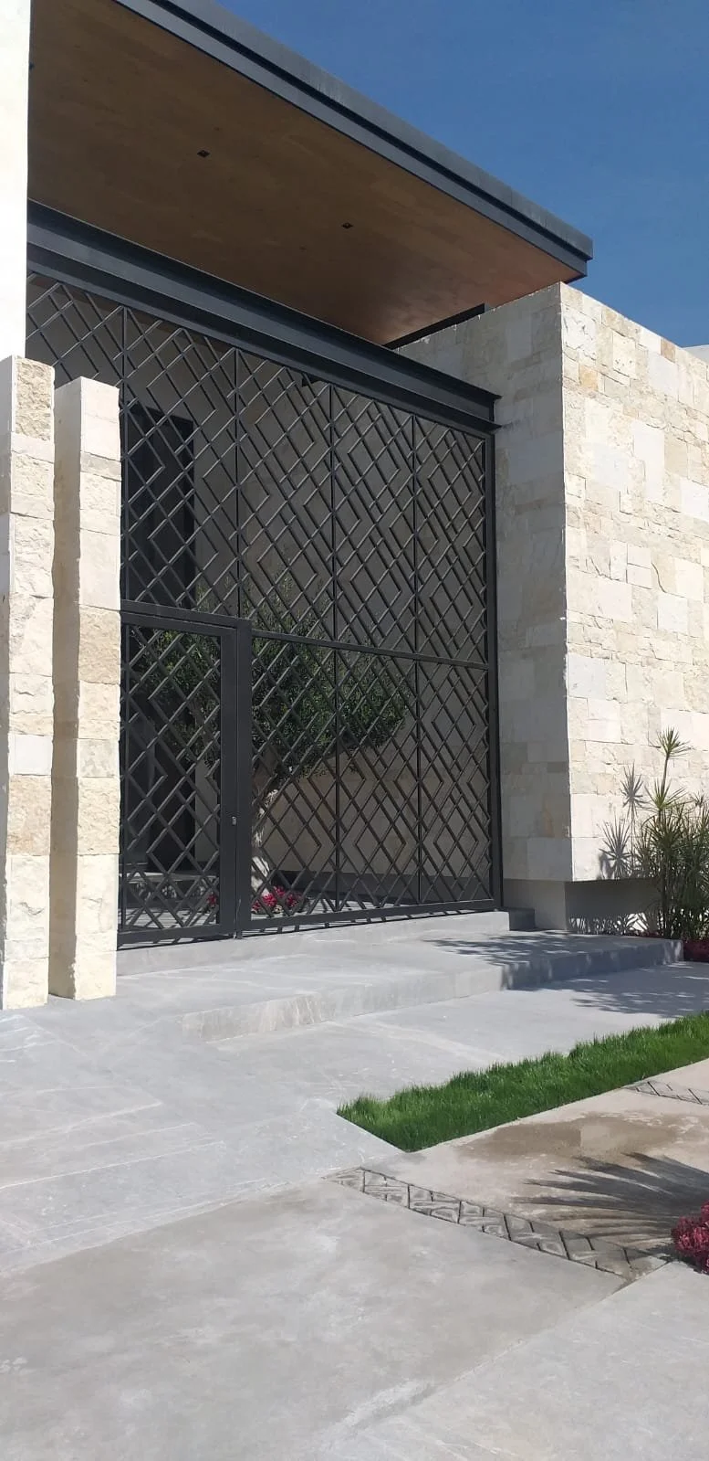 WhatsApp Image 2025-12-04 at 13.44.25.jpeg