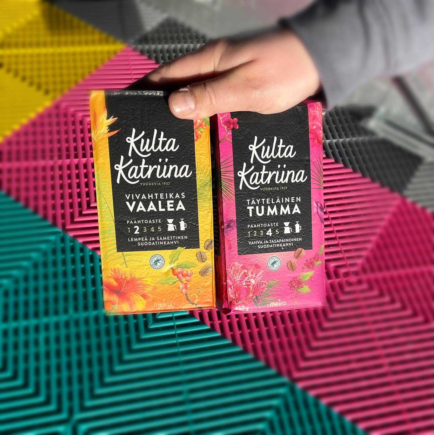ARVONTA P&Auml;TTYNYT!

ARVONTA!☕️☀️

Arvotaan Kulta Katriinan kev&auml;isi&auml; uutuus kahveja!

Osallistumaan p&auml;&auml;set 
- Tykk&auml;&auml;m&auml;ll&auml; julkaisusta❤️
- T&auml;g&auml;&auml;m&auml;ll&auml; kaverin💬 Jokainen t&auml;g&auml;
