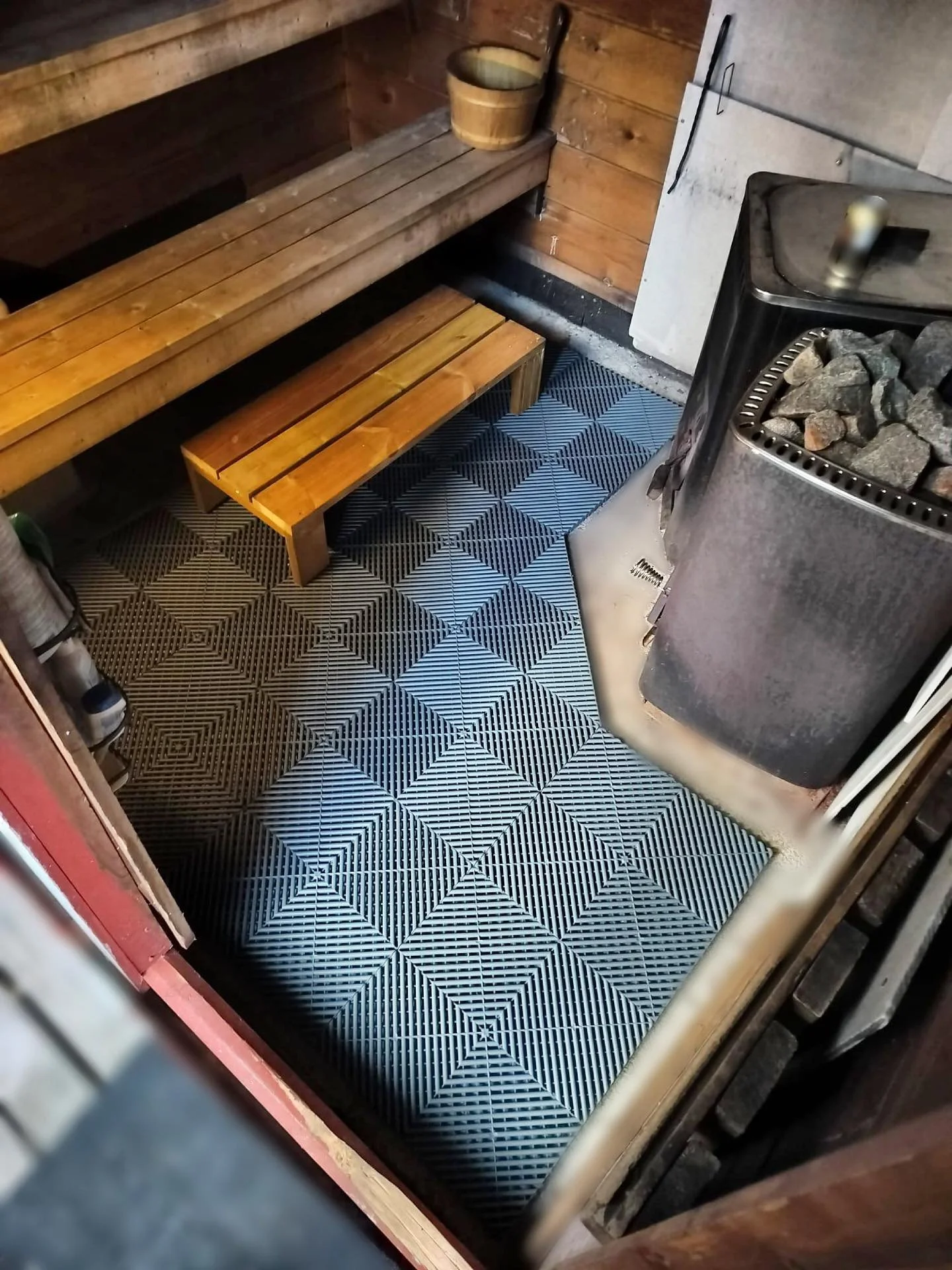 Ribtrax in sauna part 2😎🪵
.
.
.
#wellspentnordic #swisstraxflooring #swisstrax #swisstraxeurope #separas #ribtraxpro #sauna