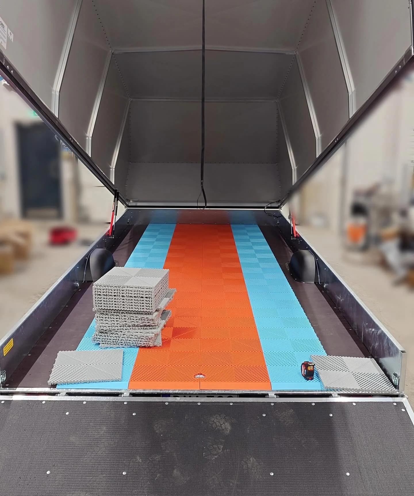 Tropical orange, sky blue &amp; pearl silver 😮&zwj;💨
.
.
.
#wellspentnordic #swisstrax #swisstraxeurope #ribtraxpro #separas 
@separasoy @swisstrax @swisstrax_europe