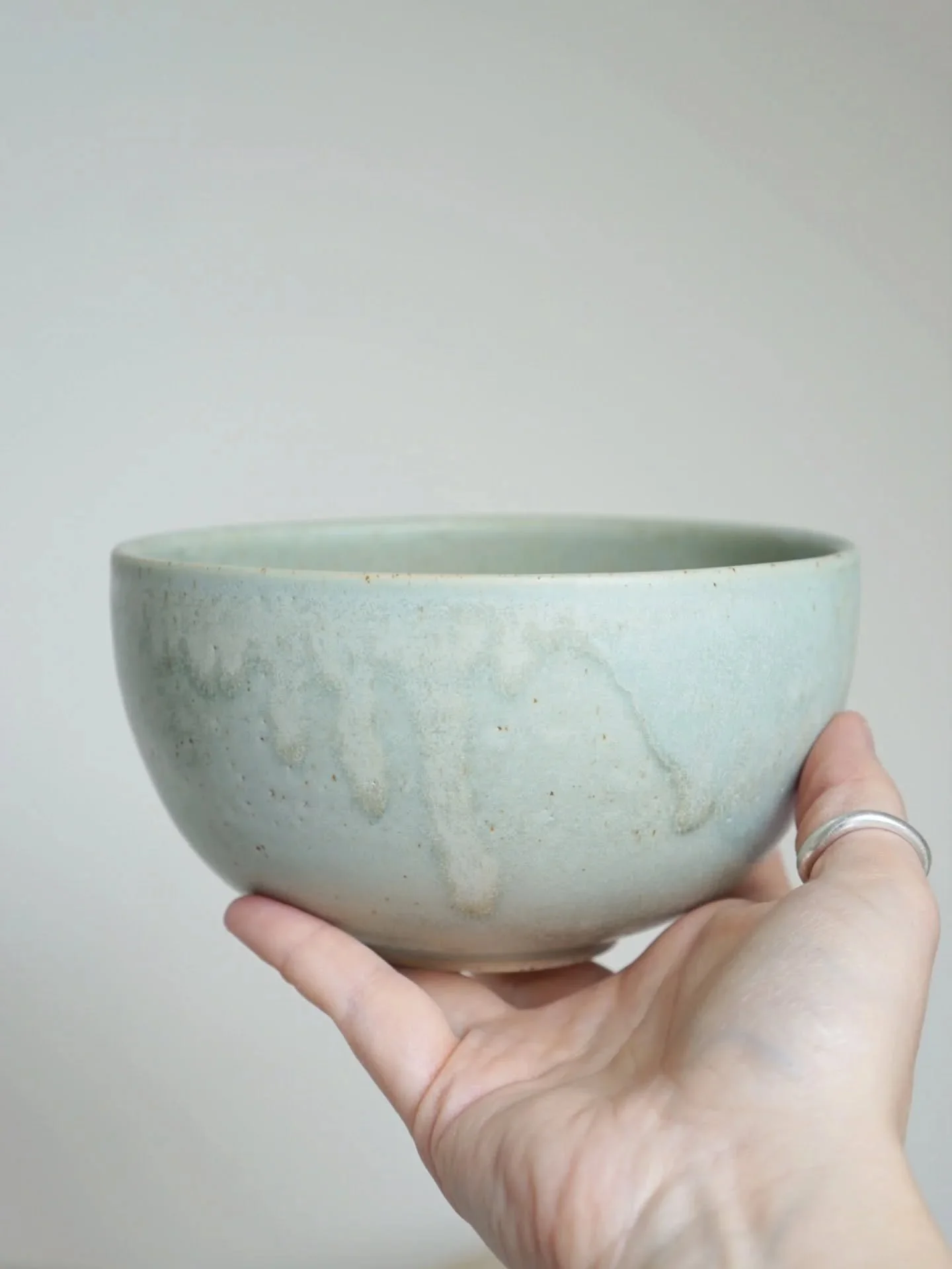 New things! Today I (finally) dropped a few pots into @onawhimmargate for a little long overdue restock. 

A mix of sea green celadon and this darker green I've been calling Tidepool (literally just in my own head, soft launching glaze names I guess?