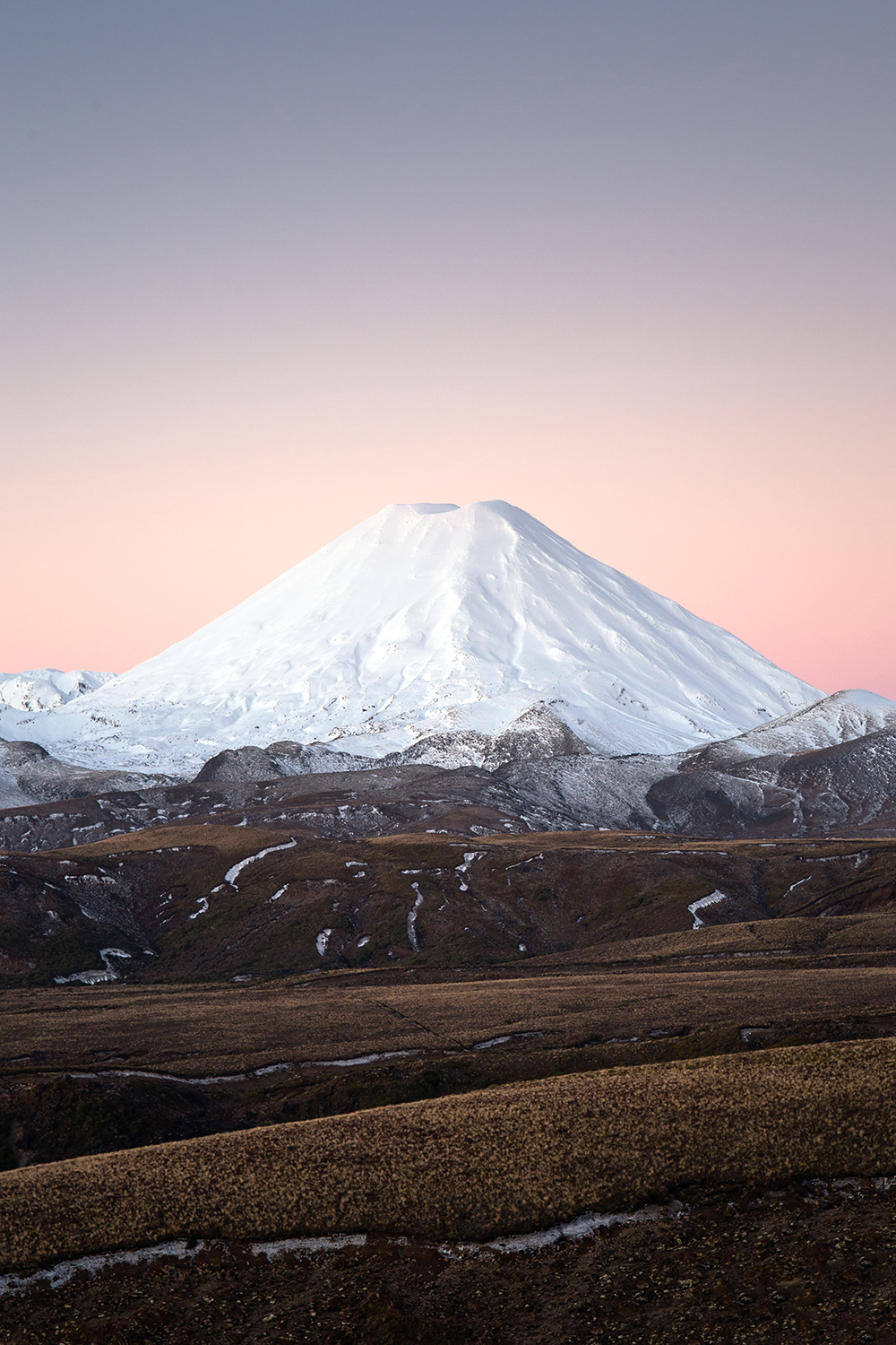 32_on-the-other-side_mt-ngauruhoe_SalomeWeber_1500px.png