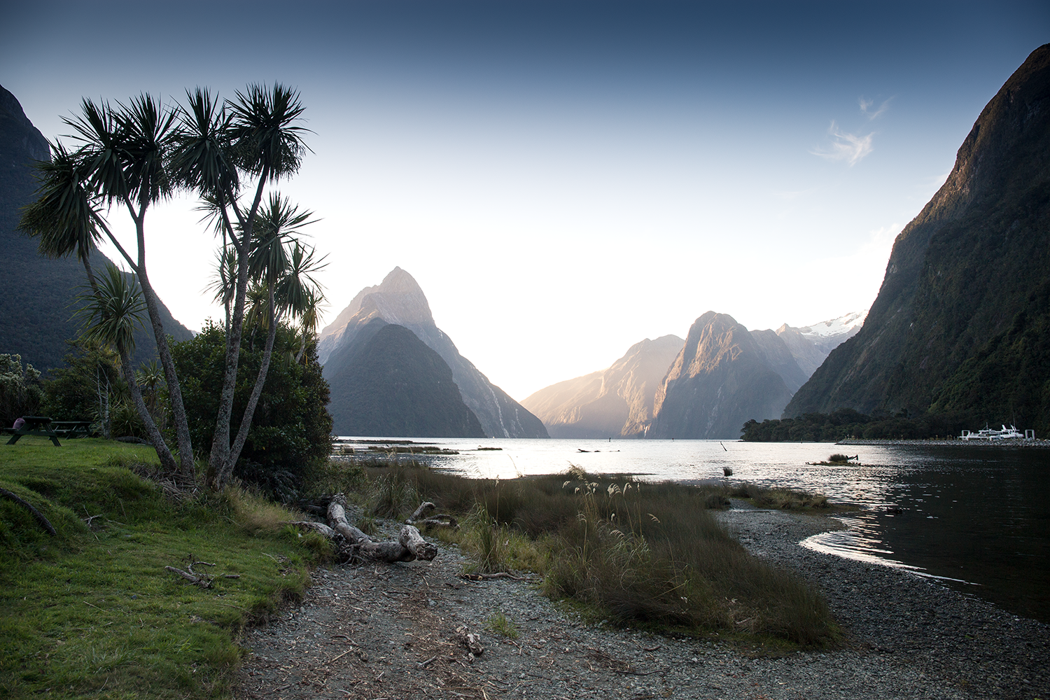 19_on-the-other-side_milford-sound_SalomeWeber_1500.png