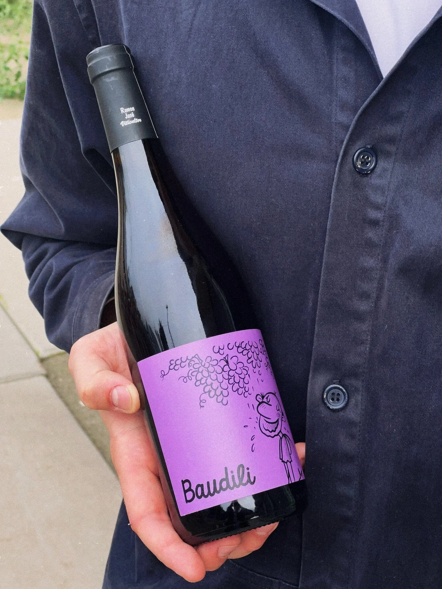 Wijntip van de week: Baudili Negre van wijnhuis Mas Cand&iacute;. Een Spaanse rode natuurwijn, gemaakt van 3 verschillende druivensoorten. Cabernet Sauvignon, Xarel-lo en Parellada. Deze Baudili is een frisse en lichte rode natuurwijn. Hij is heerlij