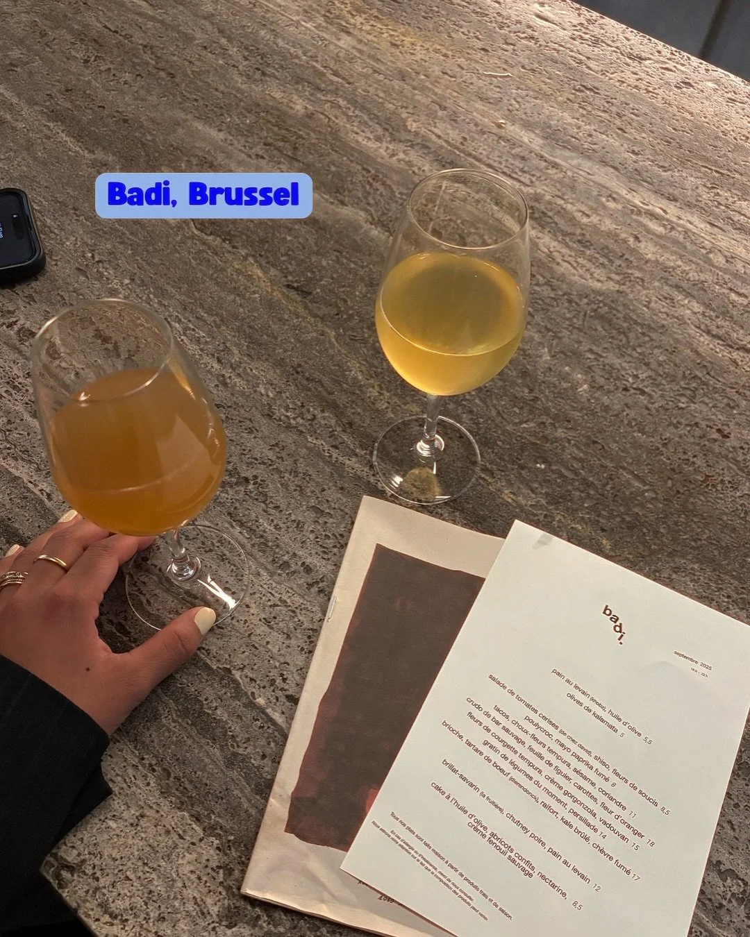 📍Badi, Brussel @badi.bxl 

Een beetje valsspelen, want dit is een ciderbar, maar heel leuk voor de afwisseling! 

Je kunt hier kiezen uit meer dan 80 verschillende ciders en lekkere bijpassende hapjes. De steak tartaar op in boter getoast brioche wa