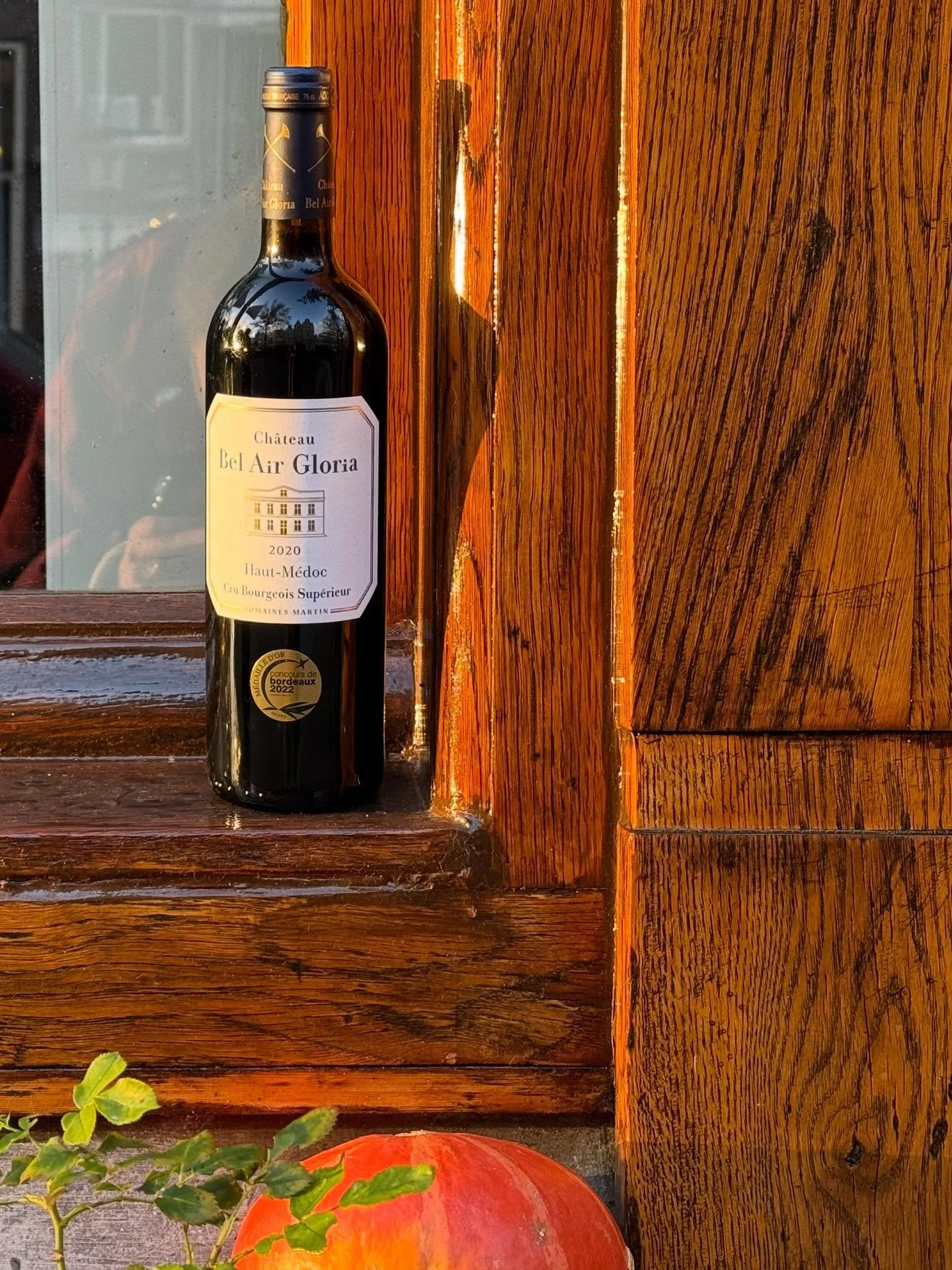 WIJN VAN DE WEEK
Ch&acirc;teau Bel Air Gloria, 2020

Ook deze wijn komt van de linkeroever van de Bordeaux-regio, wat dus inhoudt dat het een klassieke wijn is, zowel in stijl als samenstelling. 
De wijn heeft twaalf maanden gerijpt op eikenhouten va