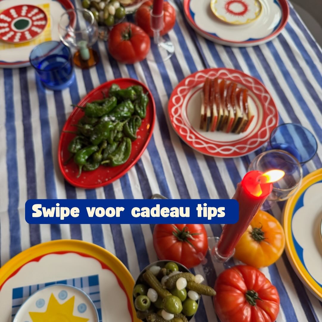 De feestdagen komen eraan, daarom cadeau tips op een rijtje voor iemand die van wijn houdt 🥰🍷
1. Wijnkoeler van lenta living @lentaliving 
2. Wijnglazen van Villeroy&amp;Boch @villeroyboch 
3. Wijnpomp van Vacuvin om je flessen wijn langer te kunne