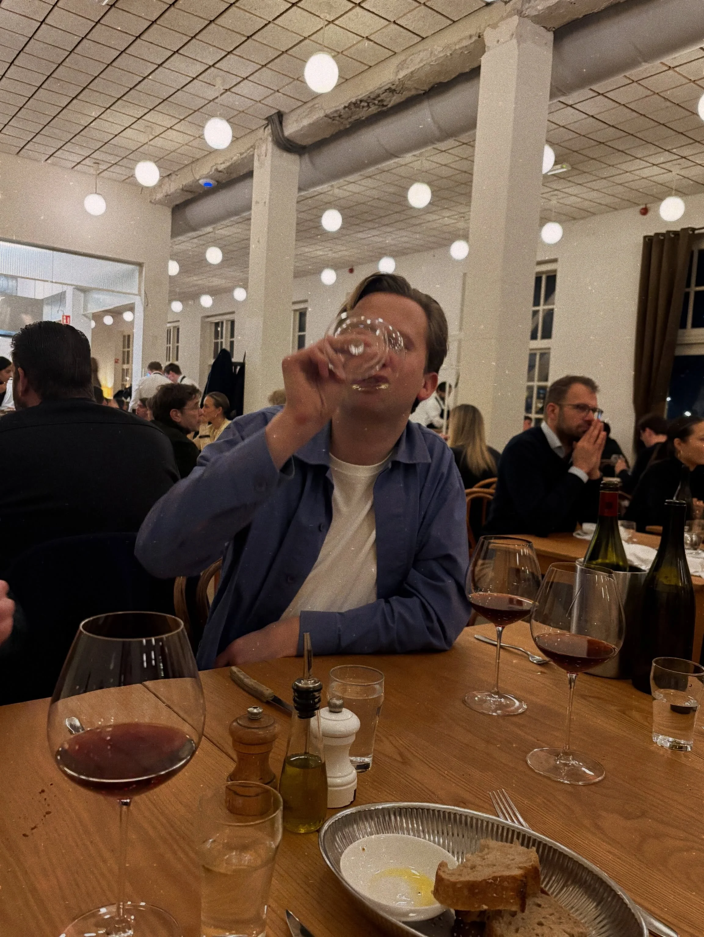 📍@scheepskameel 

Op het Marineterrein in Amsterdam vind je restaurant Scheepskameel. Echt een tip voor als je van heel lekker eten houdt zonder poespas. Ze werken met een vast menu en a la carte, dus voor ieder wat wils. Super leuk met een date, ma