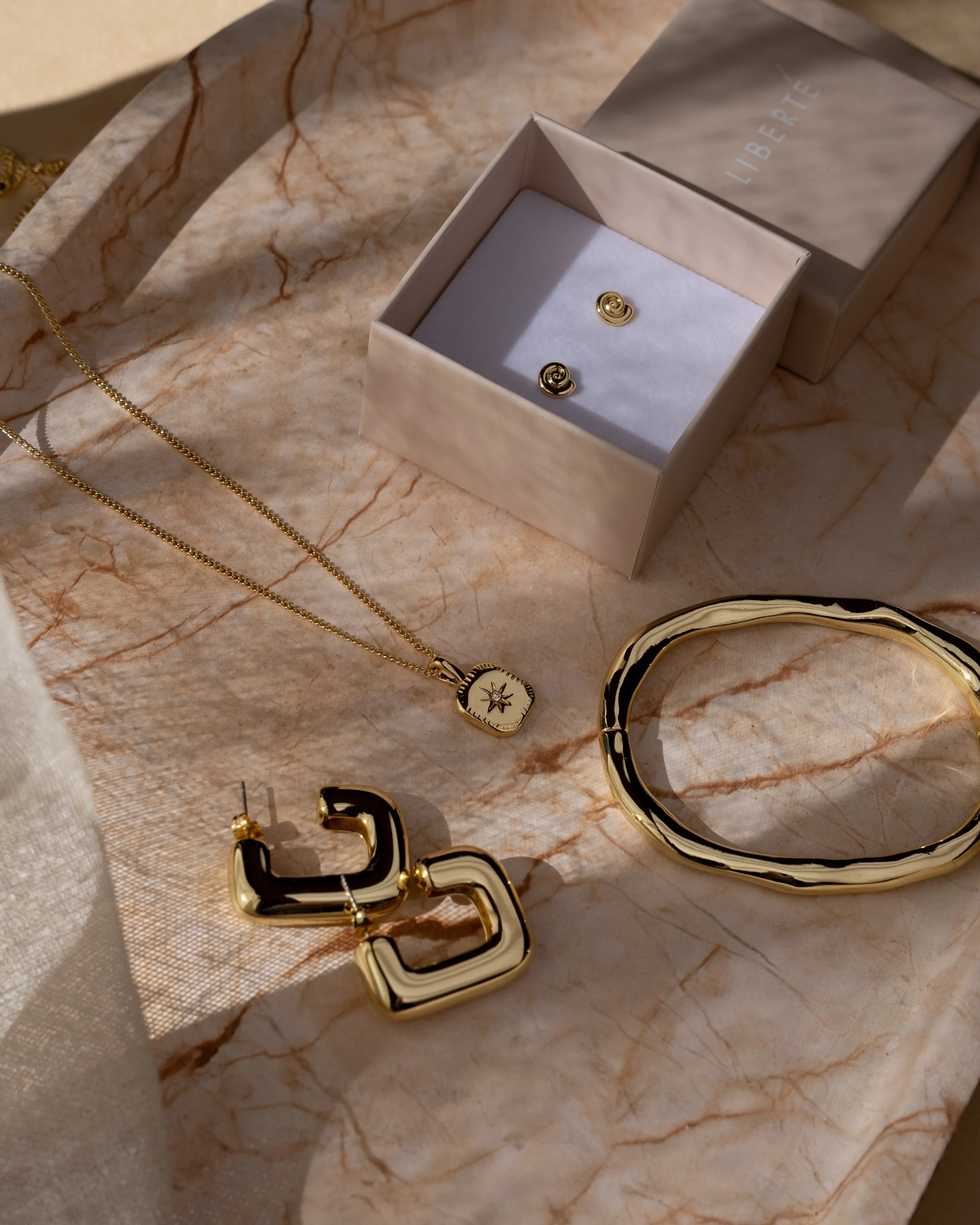 Rach Portfolio _ Product Lifestyle 7.jpg