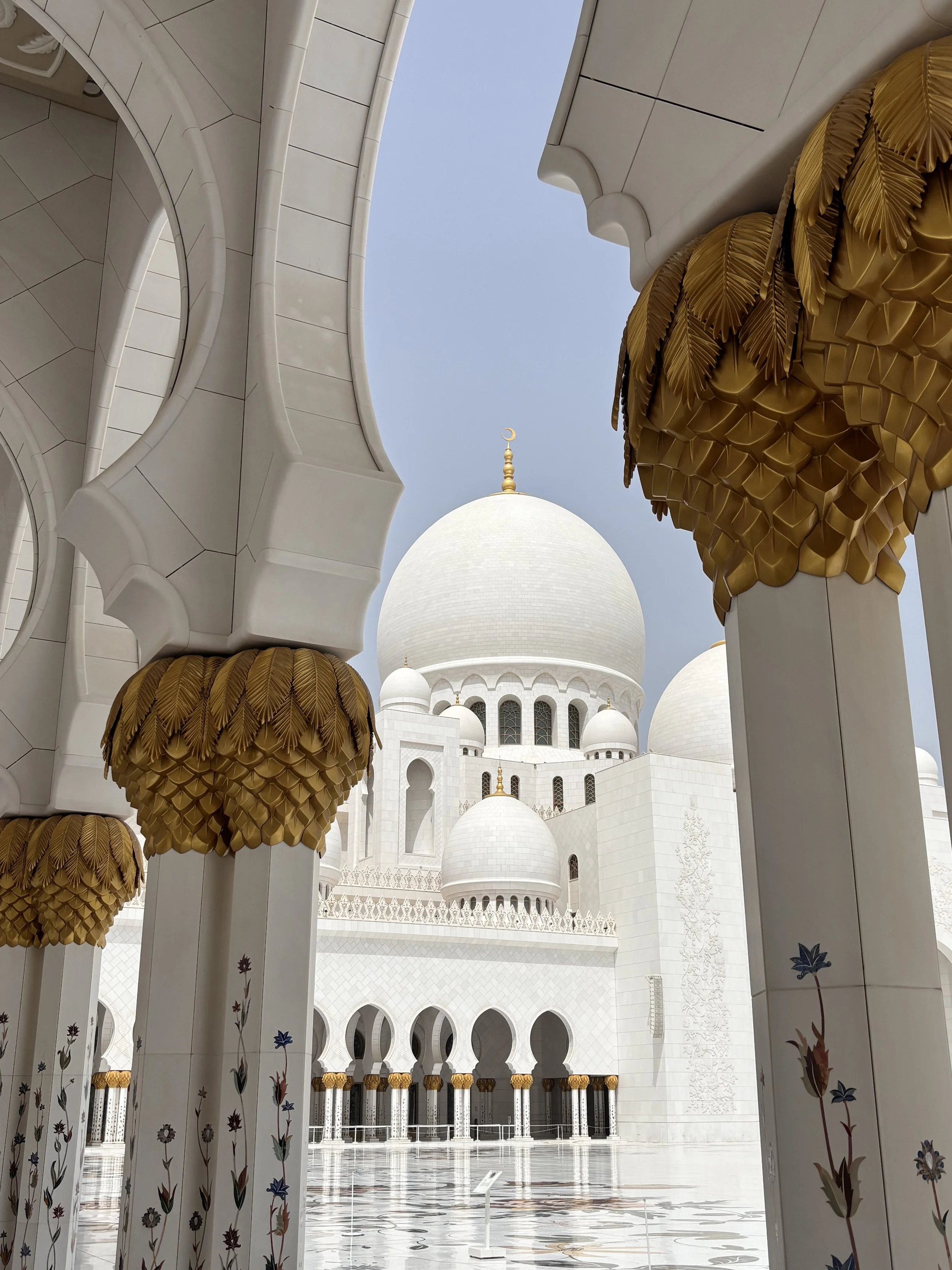 Abu Dhabi: Marble, Domes and Desert Dreams