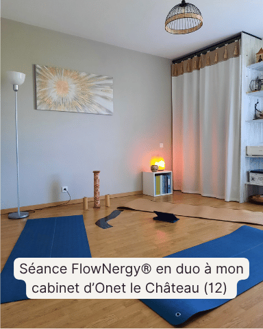 Cabinet chaleureux où je vous reçois en présentiel pour des cours collectifs en duo de yoga, danse et relaxation !