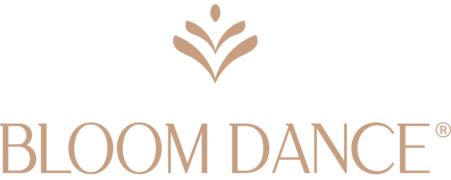 Logo de Bloom Dance avec un symbole floral au-dessus du texte