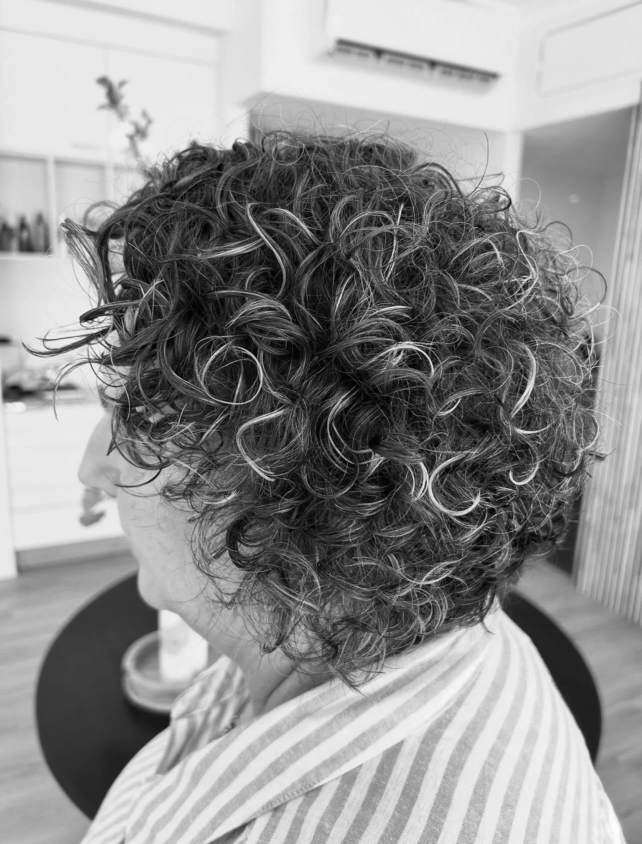 📞 Calling all Curly girl 
Are you ready for a curl revamp?
Don’t wait … book now 
#curlyhair #curlyhairdresserbrisbane #curlyenvy #naturalcurls #curlcurl #curlyspecialist #booknow