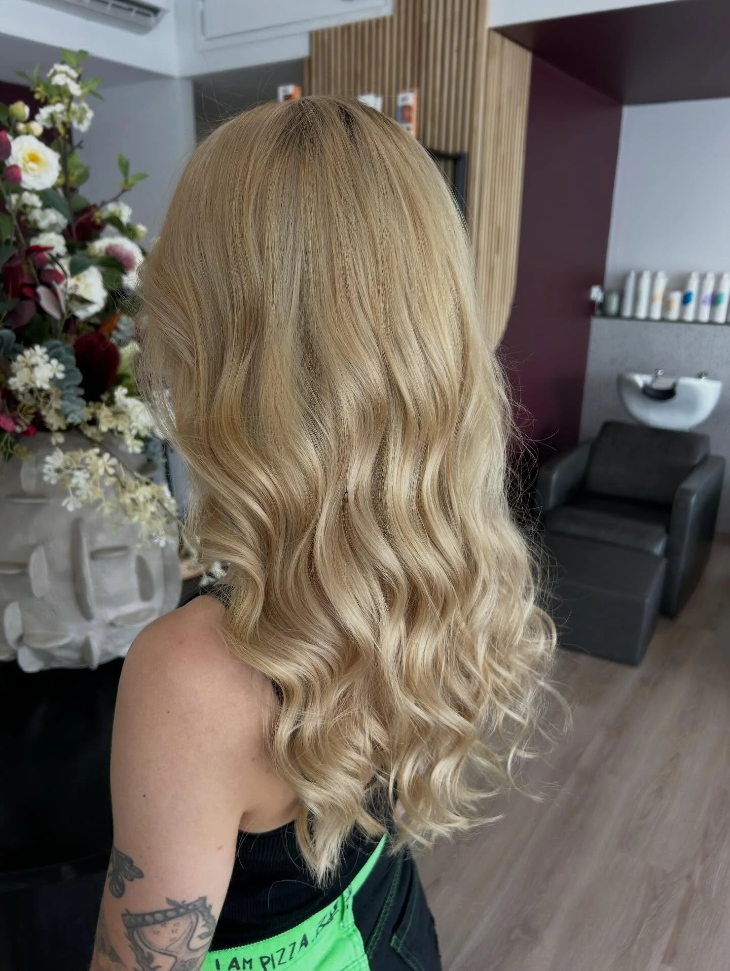 Wow 😱 
What an amazing transformation to start off 2026 

#hairtransformation #2026hair #freshhair #newyearnewyou #brisbanehairdresser