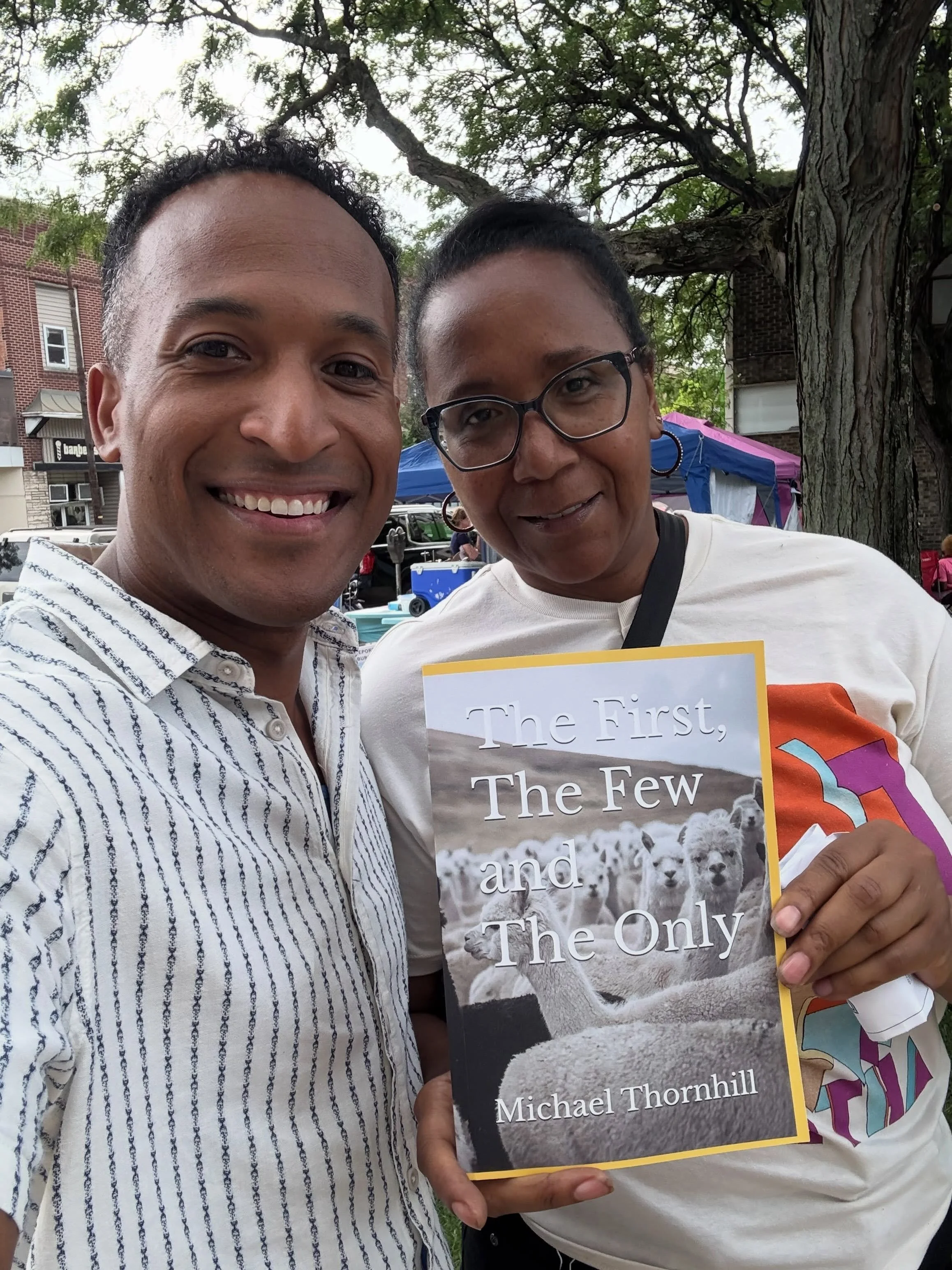 Got invited out to the very FIRST Wilkinsburg Night Market tonight&hellip; and somehow ended up selling a book to my friend Linda Atkins 🥹📚

There is something really beautiful about watching The First, The Few, and The Only keep finding its way in