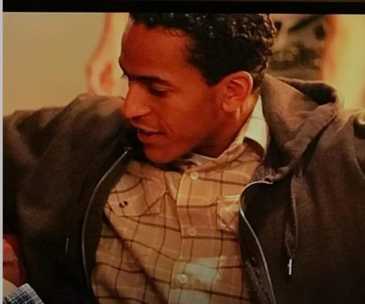 So, some friends of mine sent me this picture of an actor on Metflix who apparently looks EXACTLY like me. What do Yal think? 

#doppelganger #lookalike #lookalikechallenge #longlosttwin #netflix