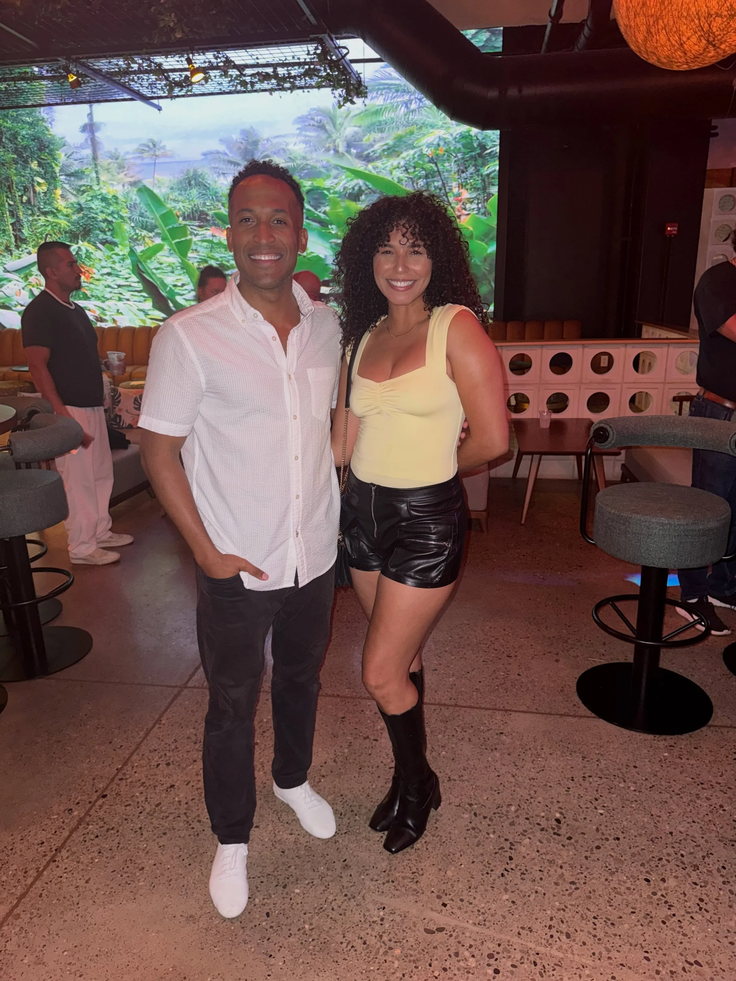 So cool when fellow@content creators actually meet in real life. If you don&rsquo;t know my friend @nelym18 &hellip; aka NELY, please go check out her page. 🤳

It&rsquo;s a follow you won&rsquo;t regret ✨👀

A big thank you to @mdh9304 &amp; the gre