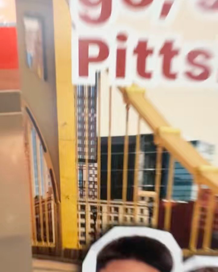 So excited to be at this amazing fundraiser raising money for the Latino Community Center here in Pittsburgh! 

#afrolatino #puertoricotiktok🇵🇷 
#latinosenusa🇺🇸 #pittsburghevents #pgheats
