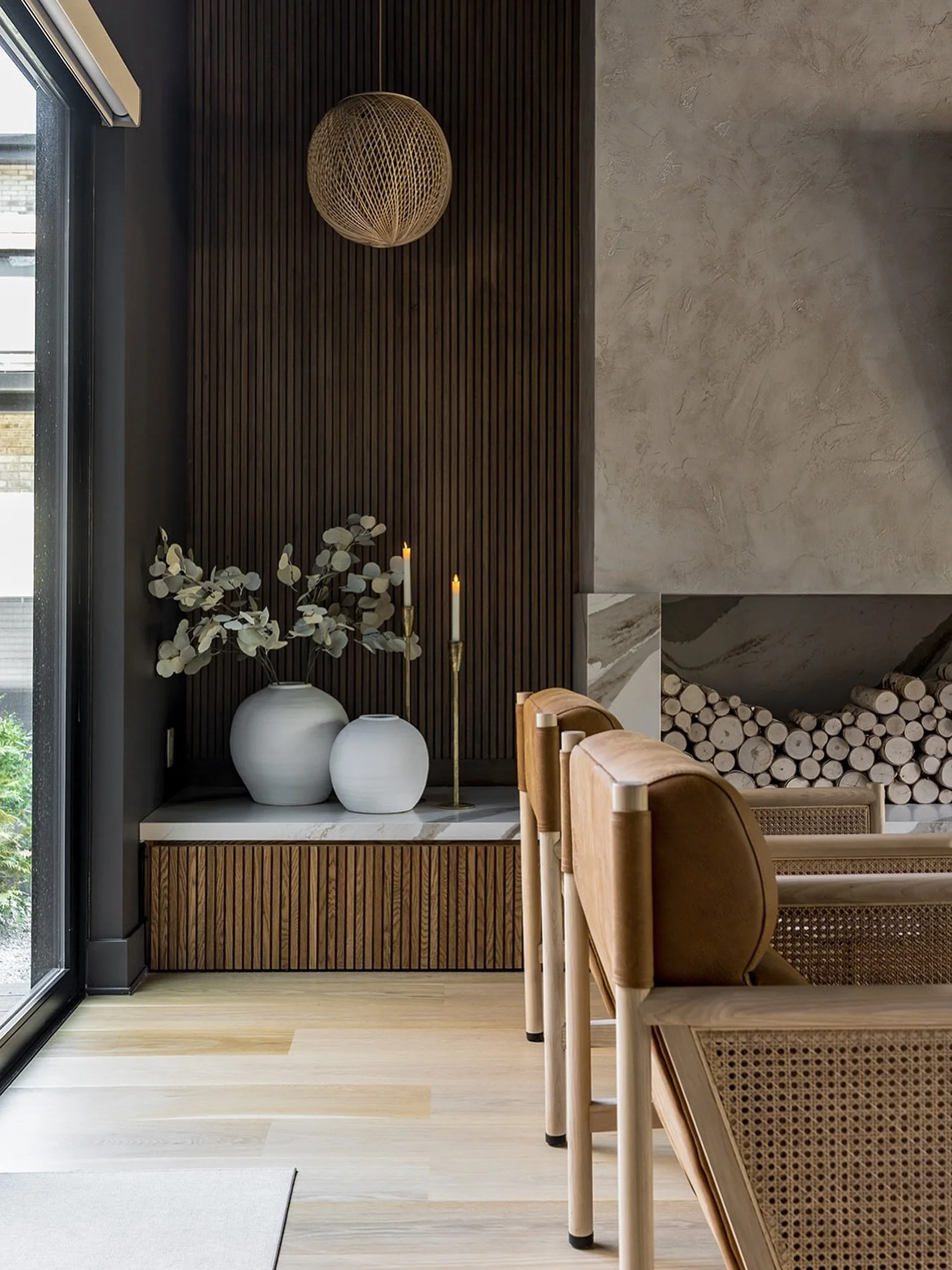 Cozy corners, warm textures, and timeless details ✨🍂 

So excited to finally be sharing photos of this beautiful home!

 #interiorInspo #ModernWarmth #designgoals 

Builder: @momenthomes 
Photography: @ramseybakerphotos_interiors