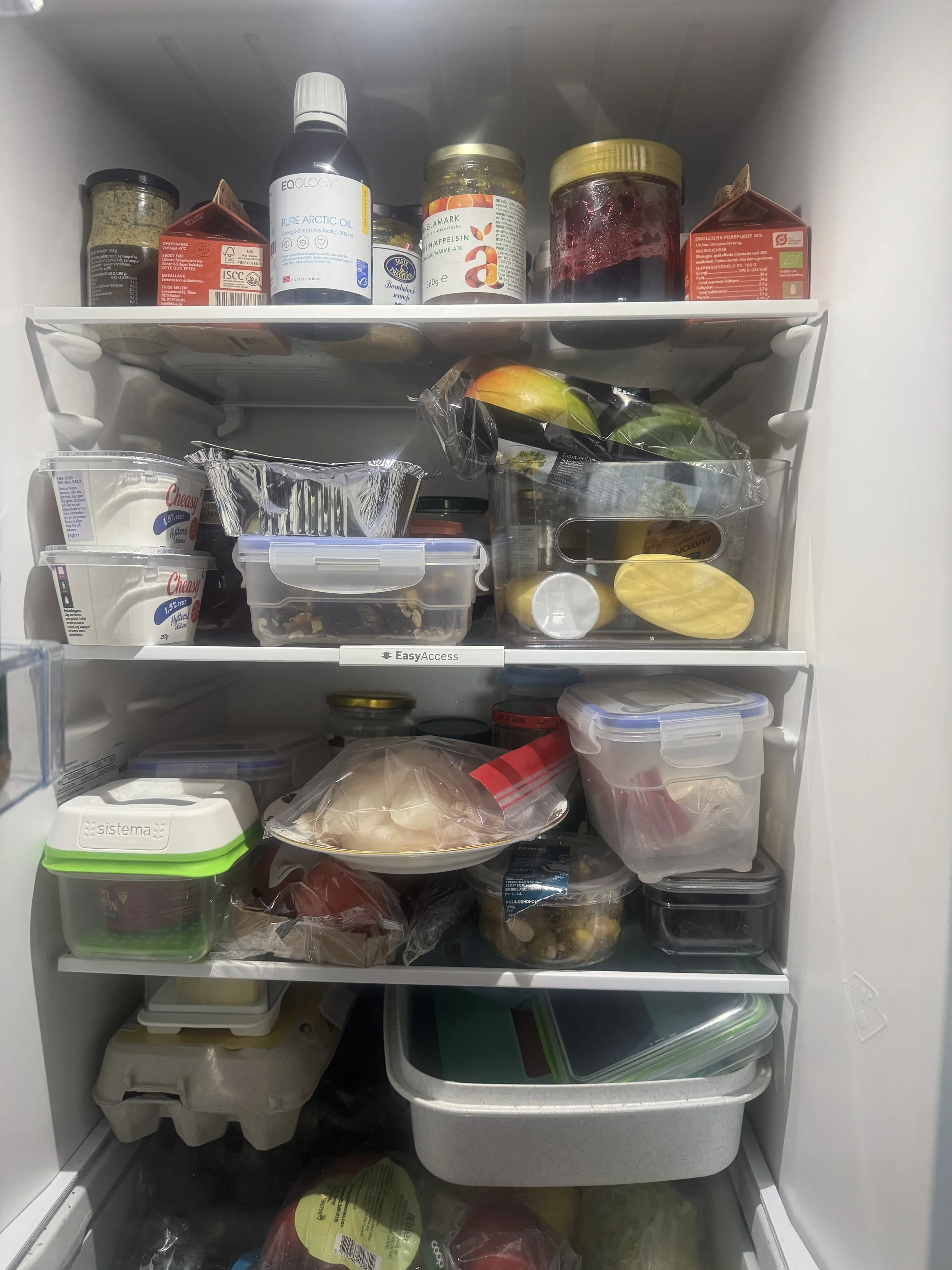 Detox dit køleskab – klarhed i kvindens januar