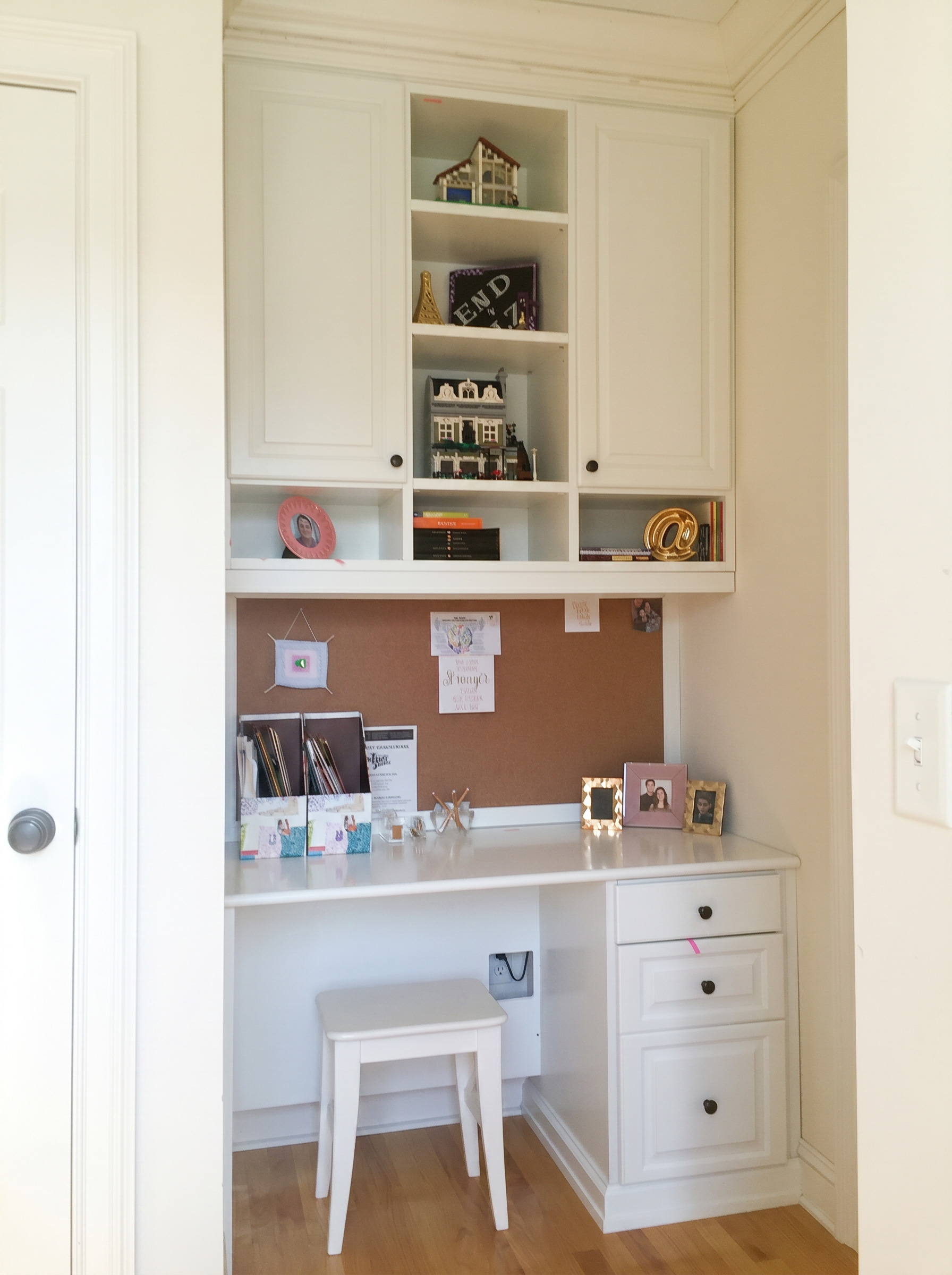 CUSTOM DESIGN SMALL HOME OFFICE