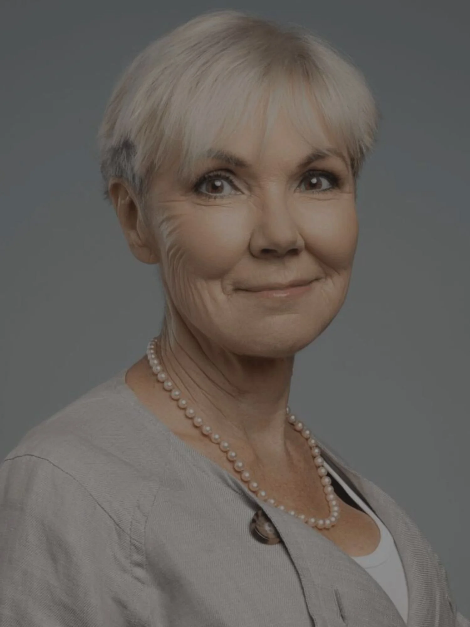 A Look Inside an Online Sober Community with Janet Gourand