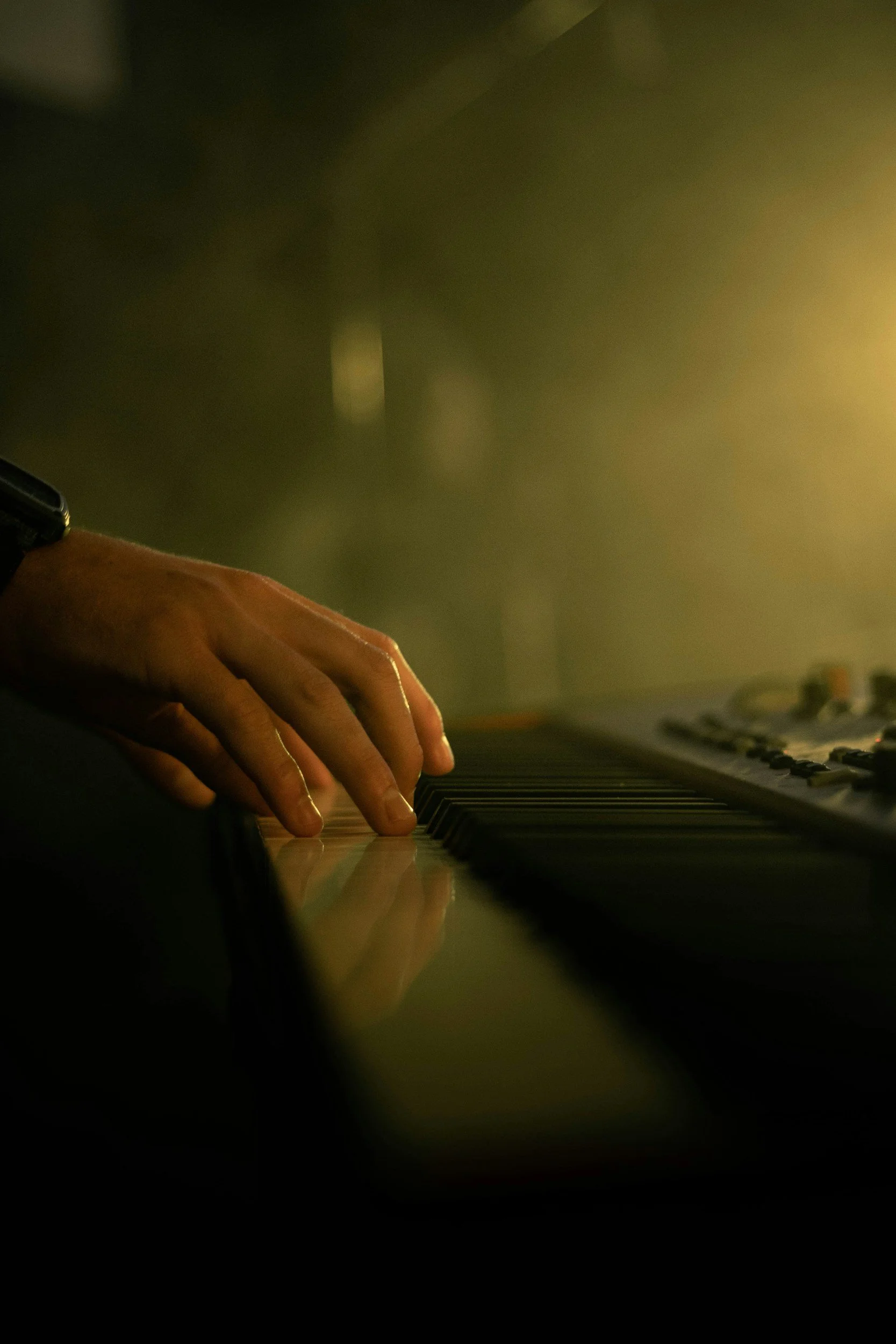 Approaching Performance with Beginning Class Piano Students