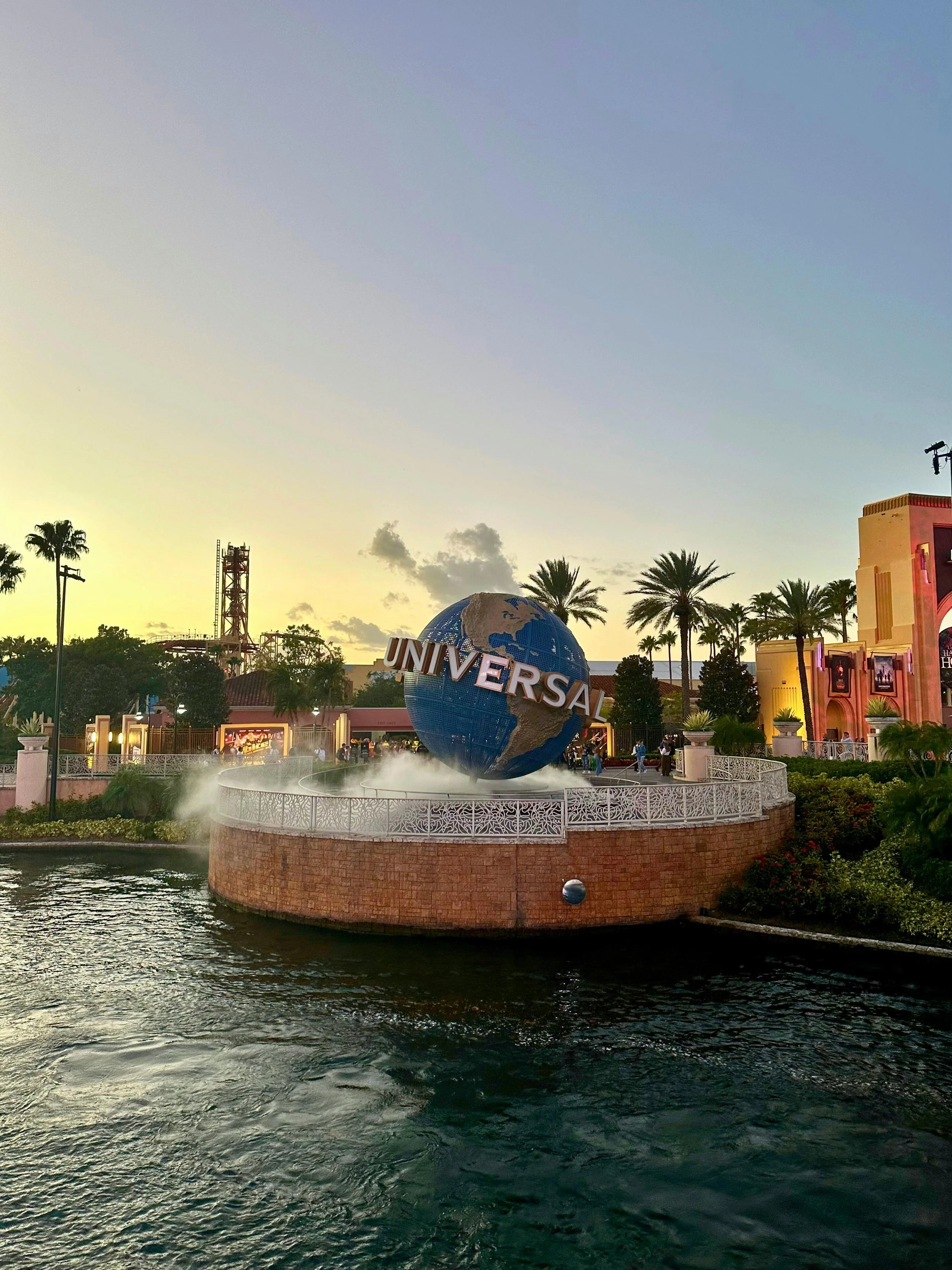 free-photo-of-universal-studios-globe-at-sunset.jpeg