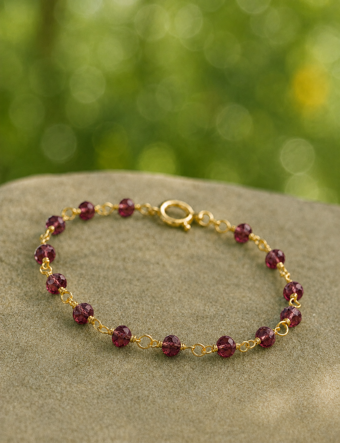 Garnet Bracelet.png