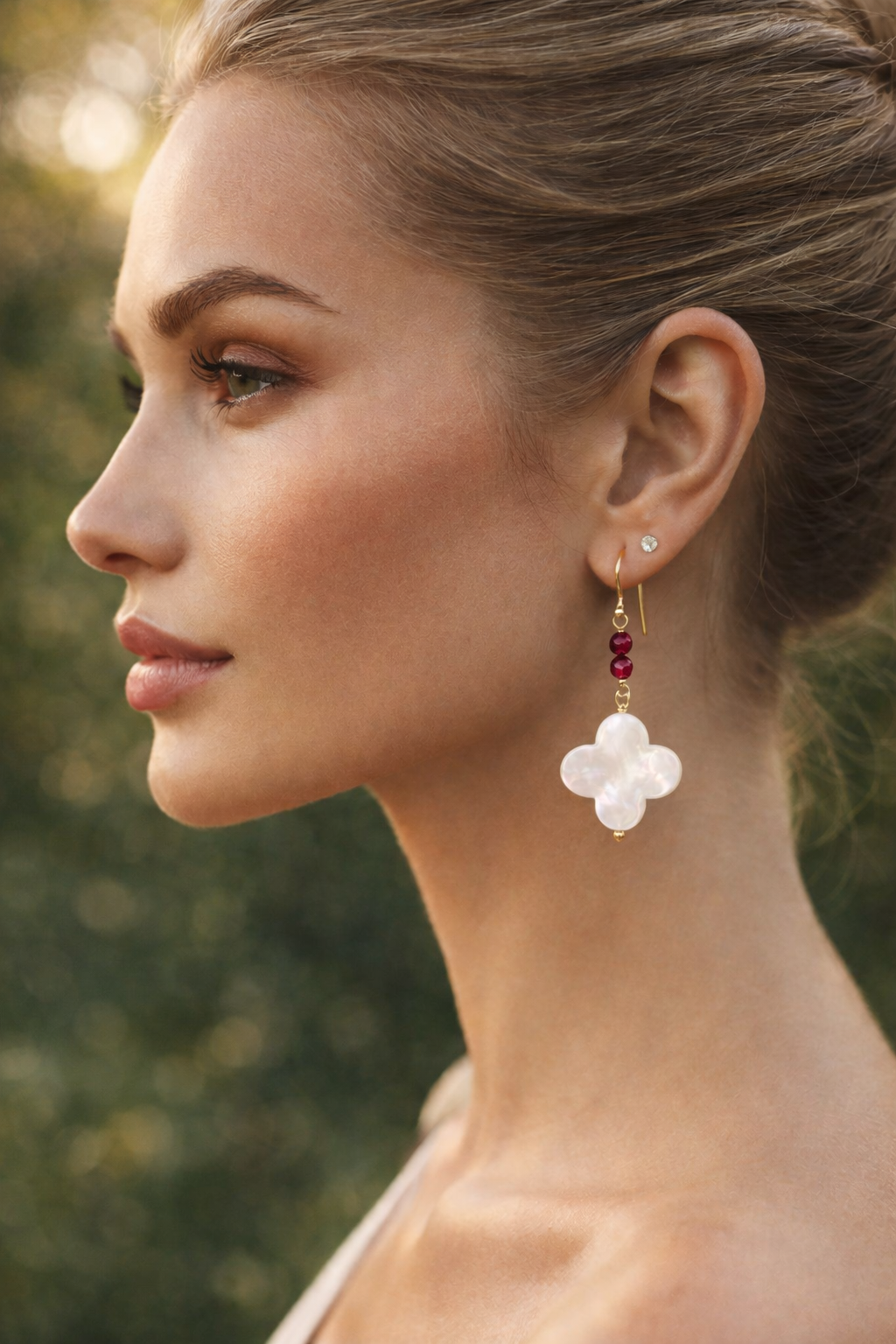 Clover Blessing - Mother of Pearl