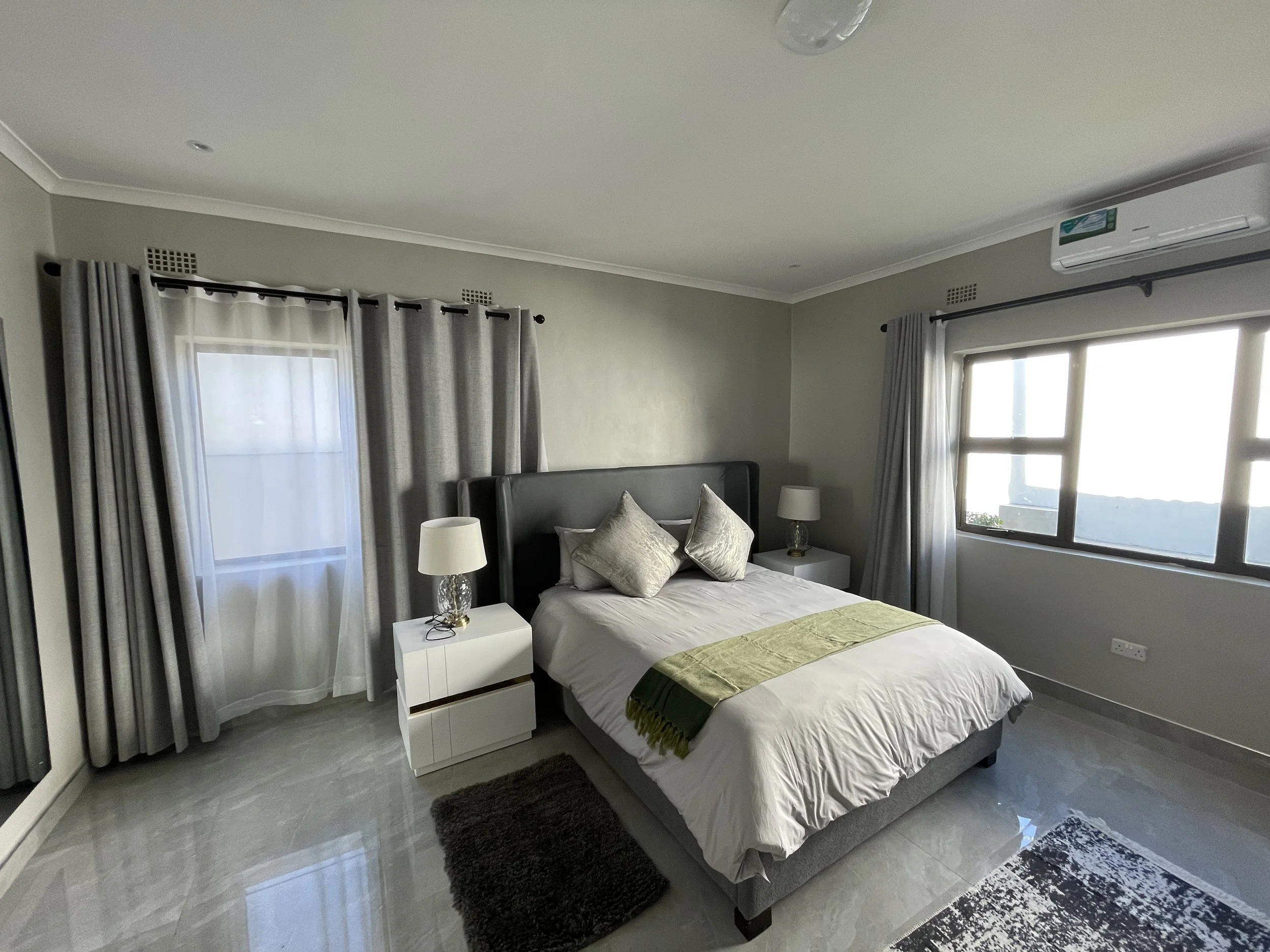 MASTER BEDROOM WITH ENSUITE BATHROOM