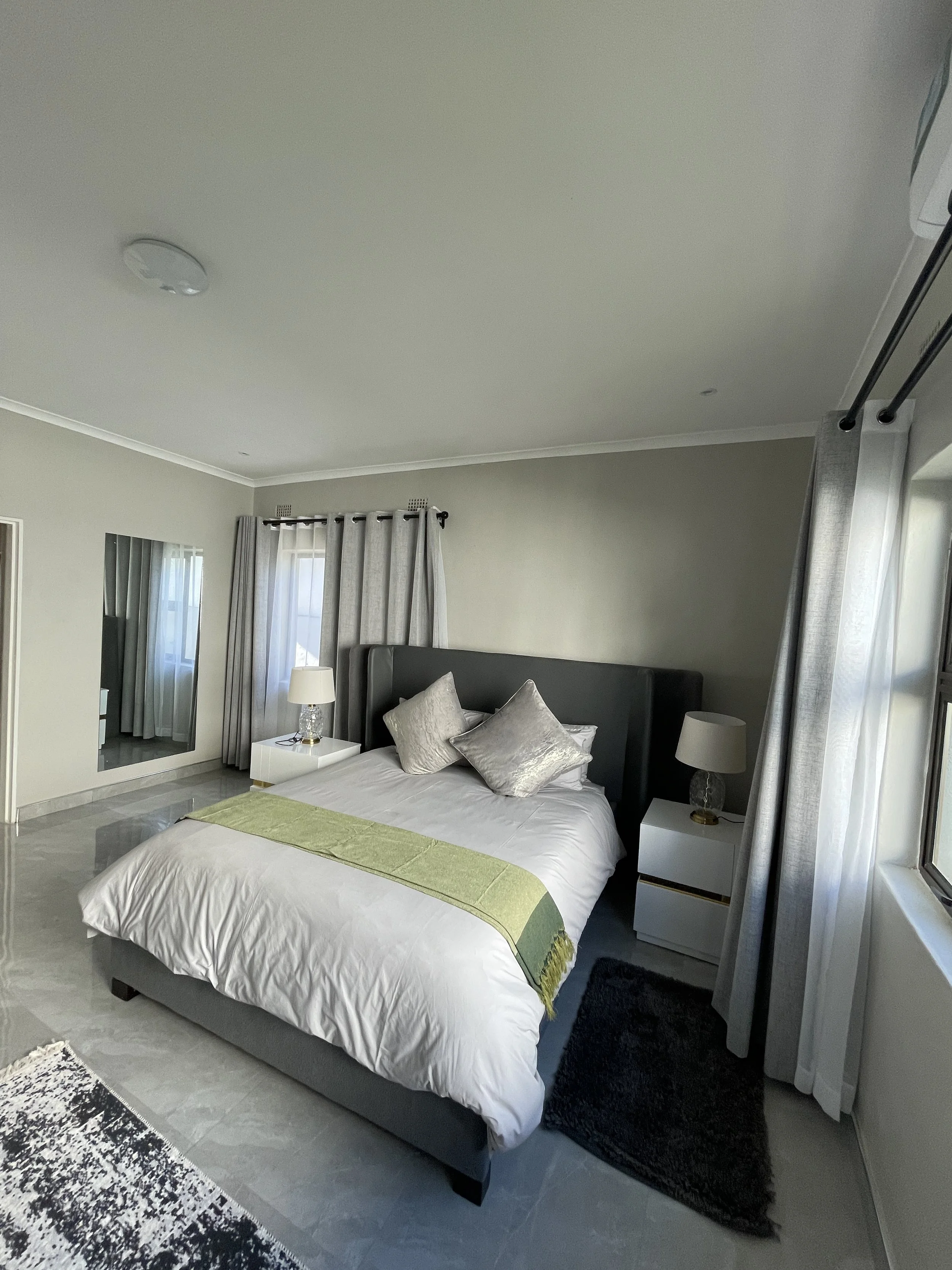MASTER BEDROOM WITH ENSUITE BATHROOM