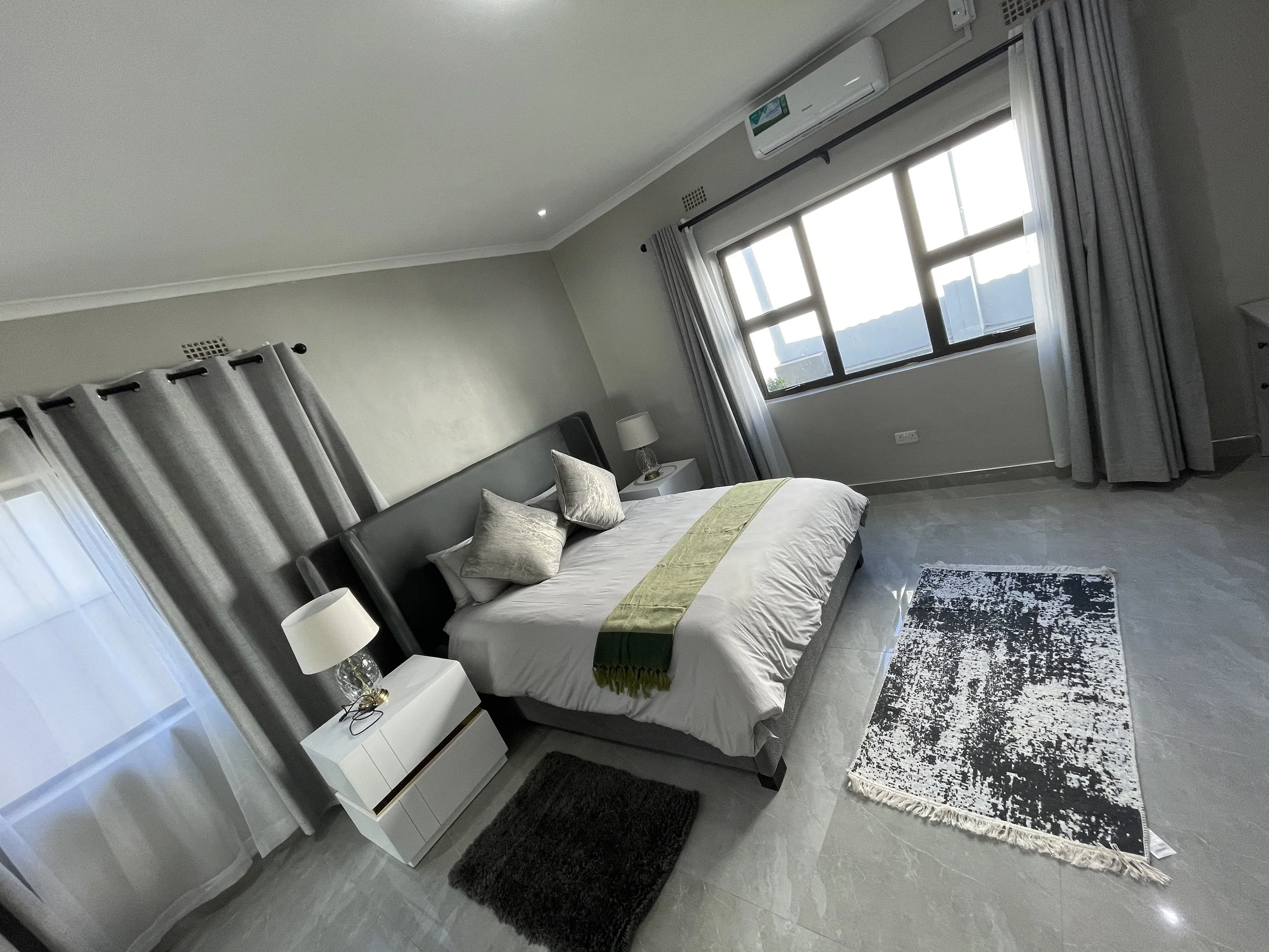 MASTER BEDROOM WITH ENSUITE BATHROOM