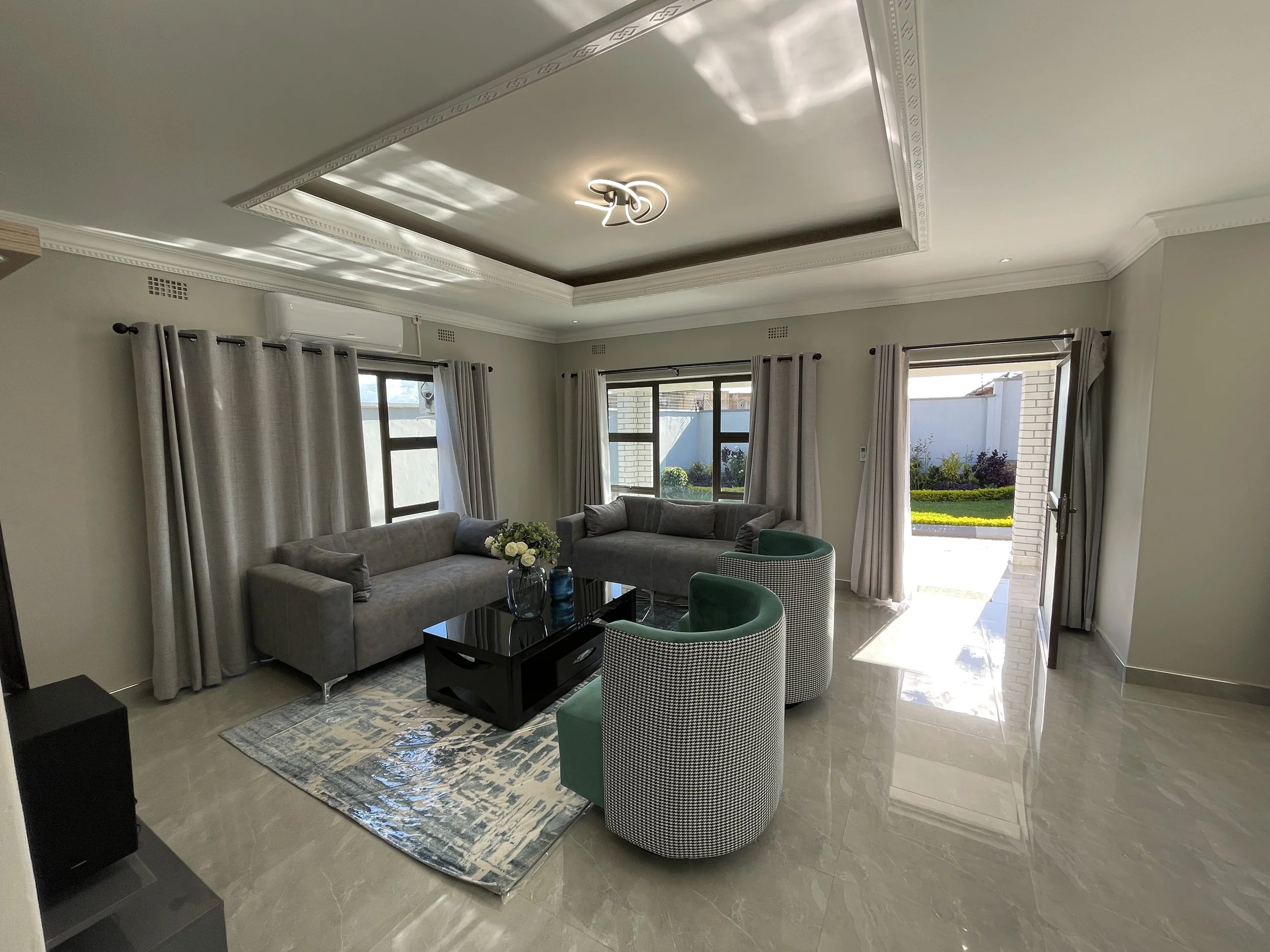 OPEN PLAN LIVING ROOM