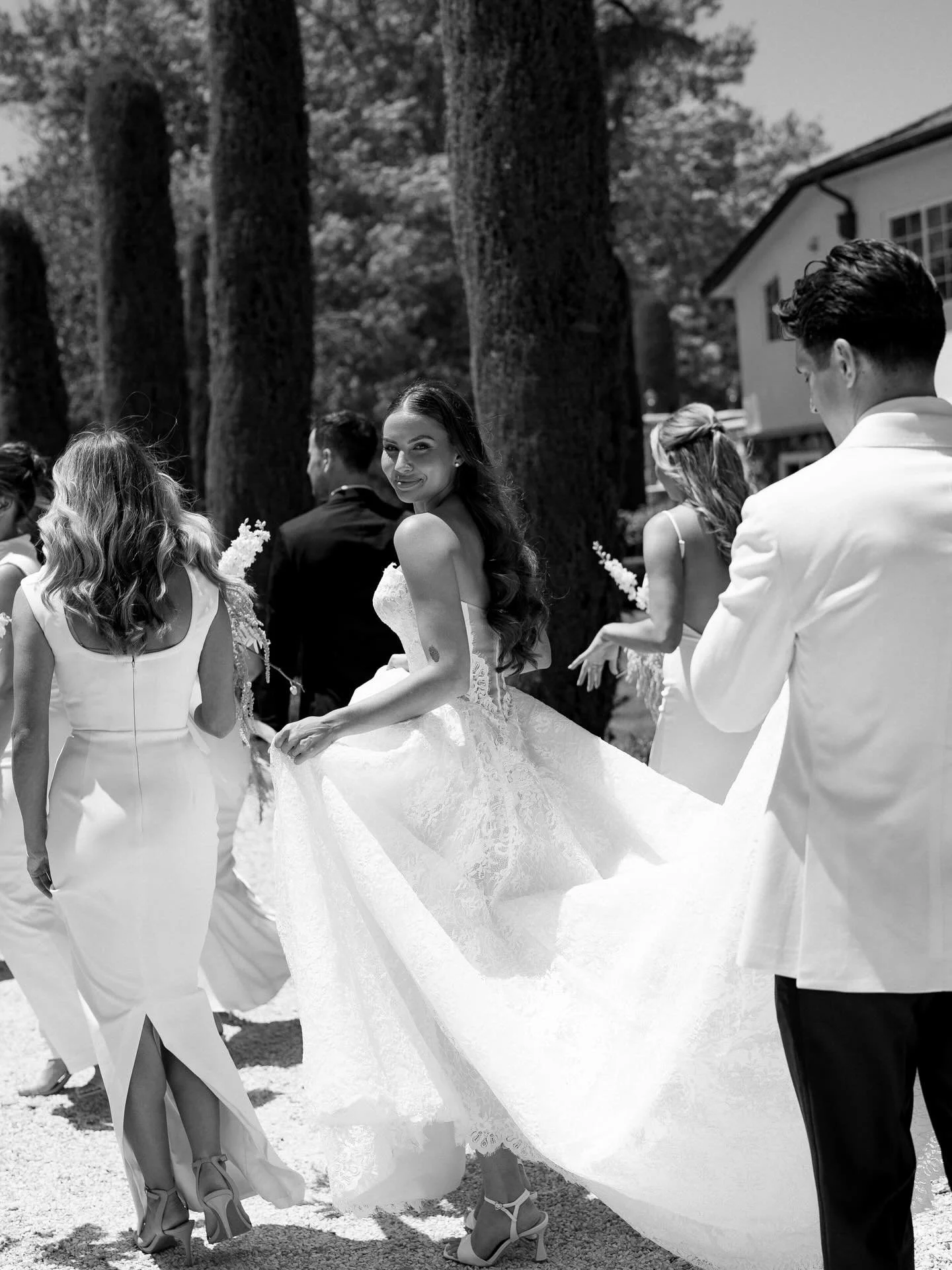 Just how it should be… The Bride is the star ⭐️ Kristina specifically choose not to have a bridal bouquet so it would not detour from her stunning dress and overall look. WOW! She really trusted her vision and stole the whole show! @kristinala
