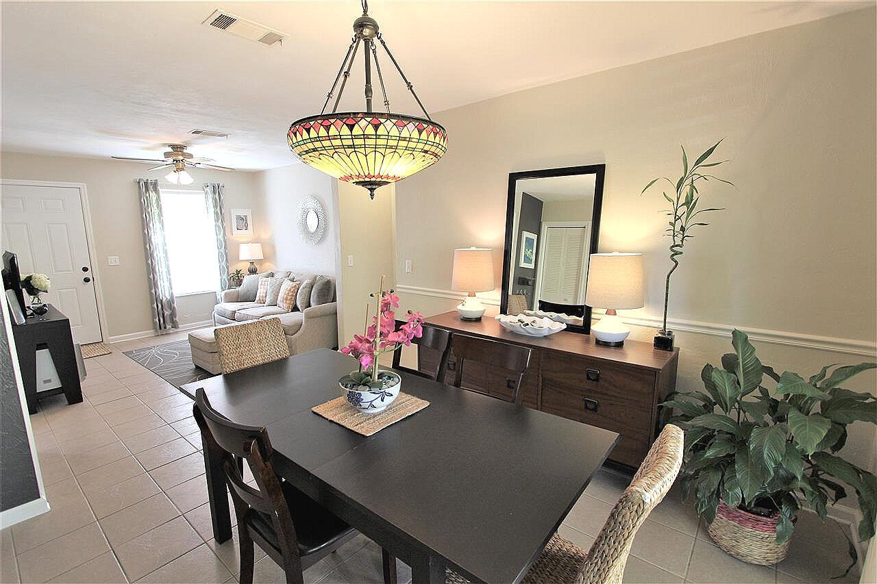 Staged home tour | NW stylish starter home