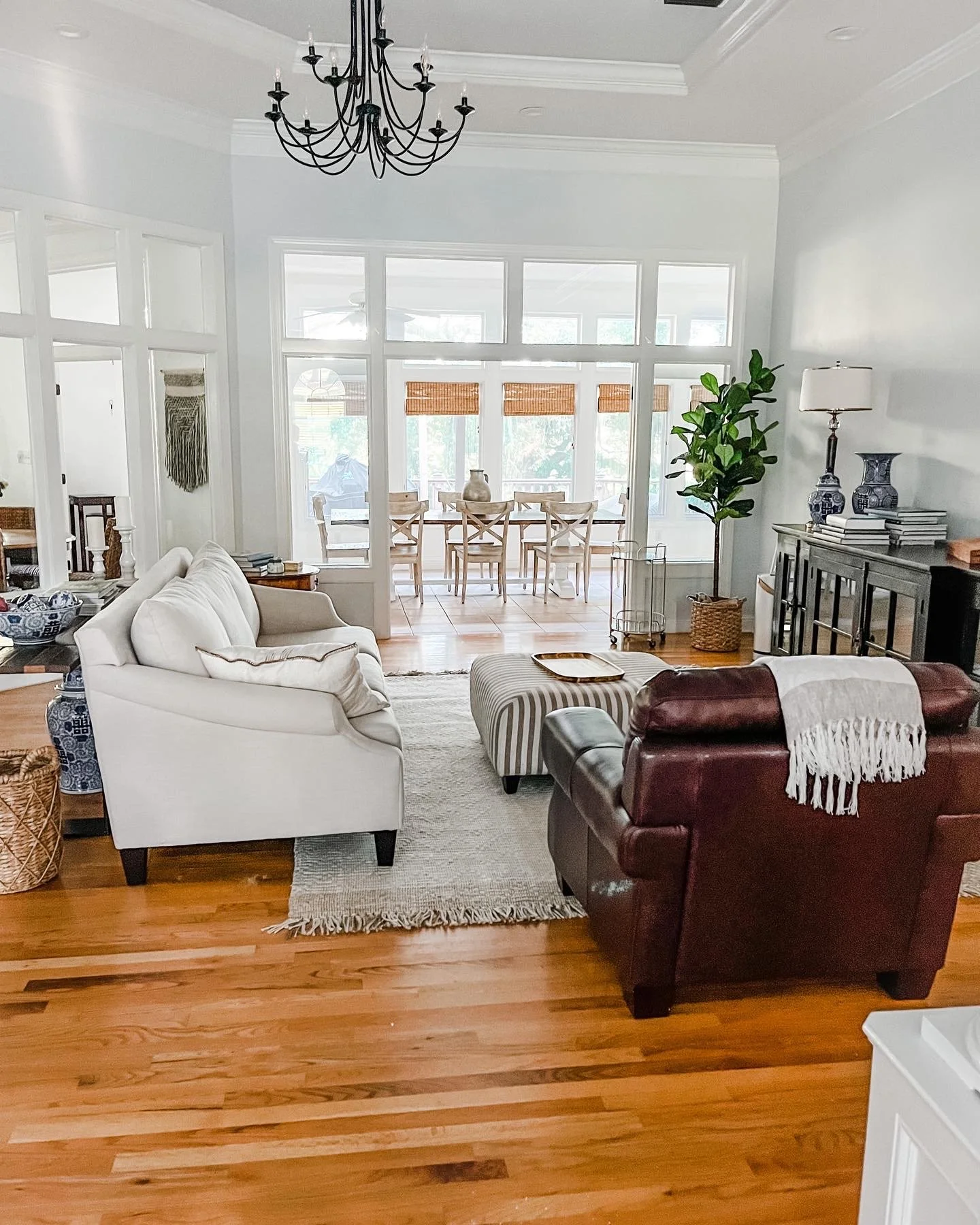 a peaceful home premium move organizing and unpacking services featuring a fully styled living room