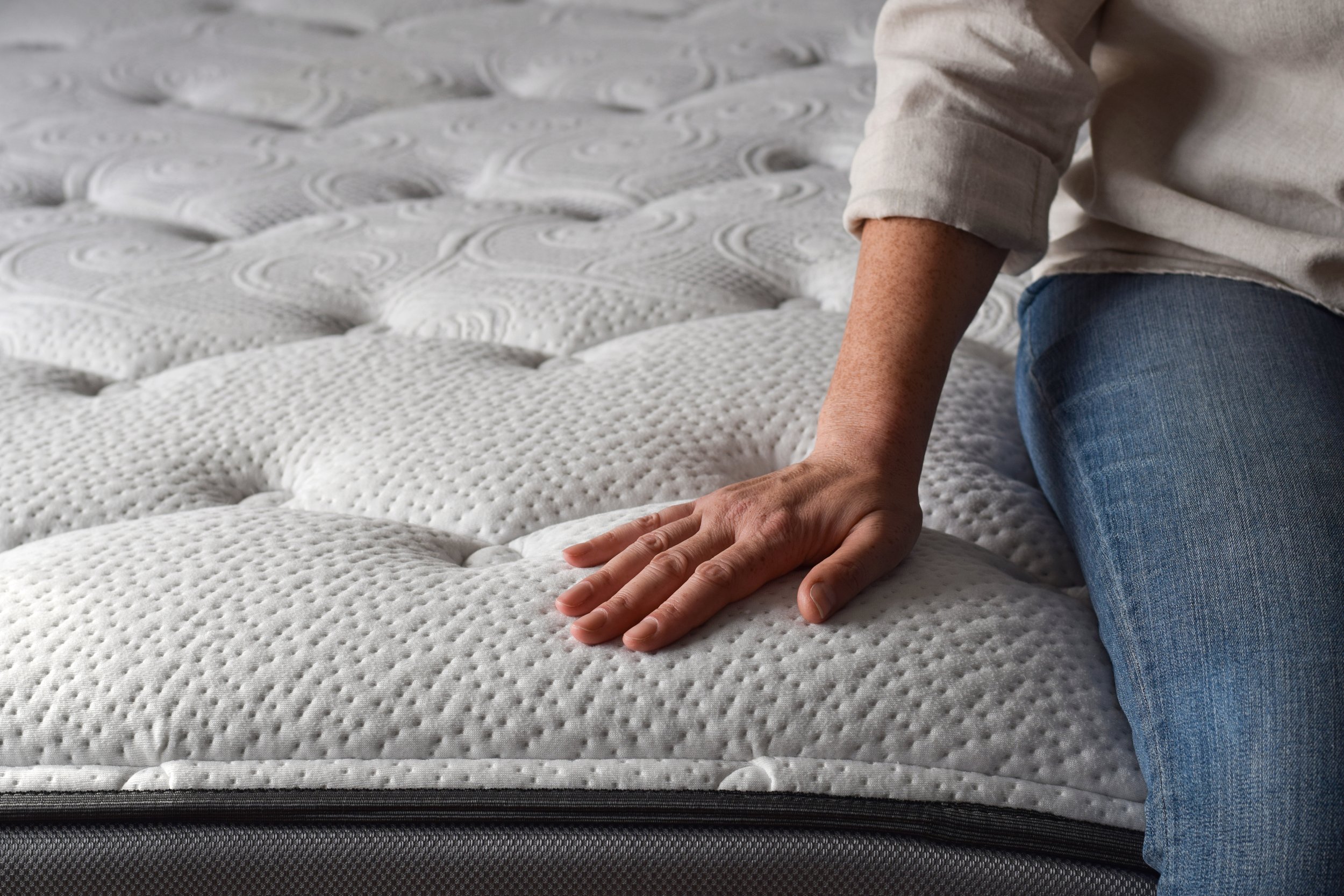 We Carry:
Memory Foam
Hybrid
Pillow Top
Twin, Full, Queen & King Sizes