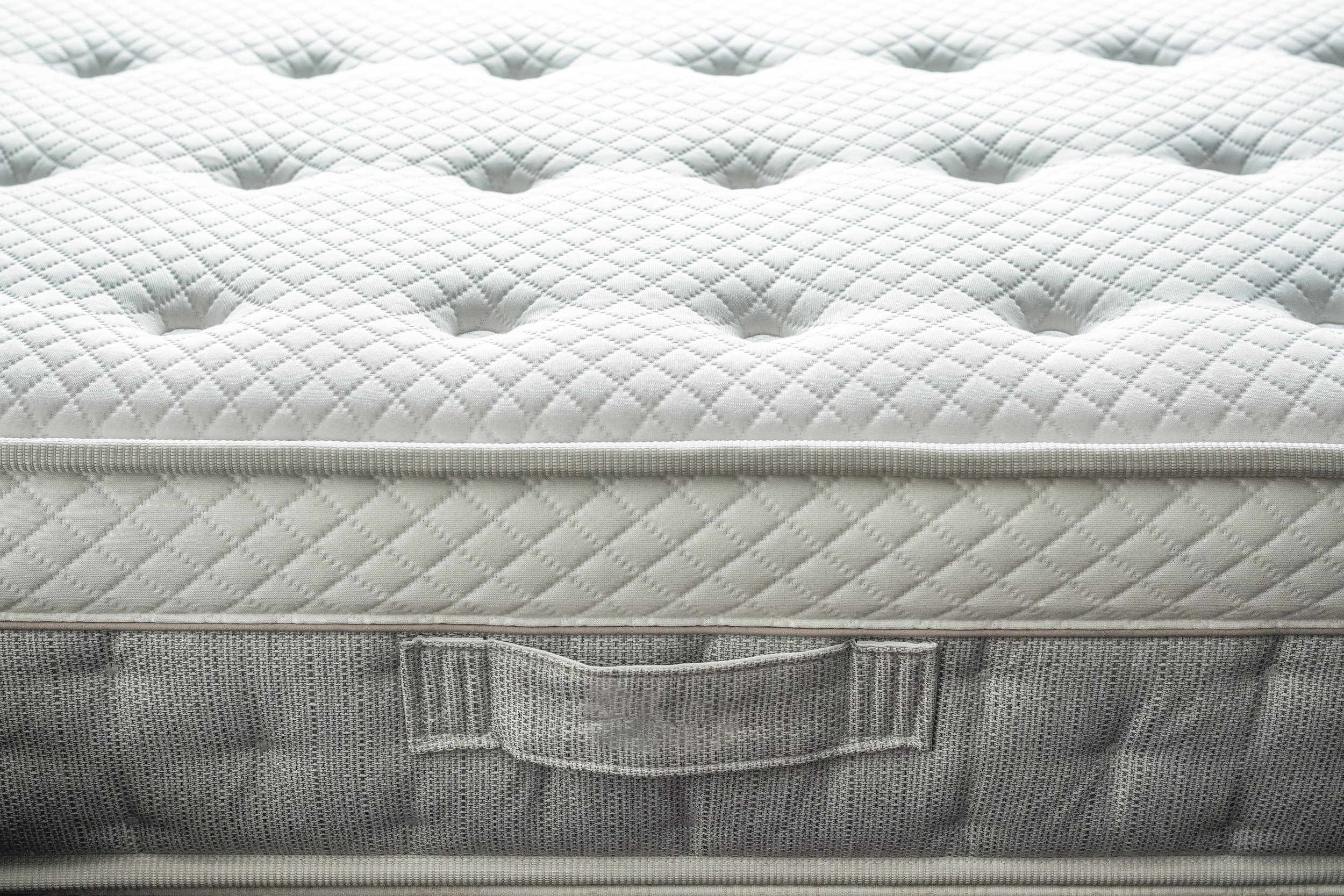 We Carry:
Memory Foam
Hybrid
Pillow Top
Twin, Full, Queen & King Sizes