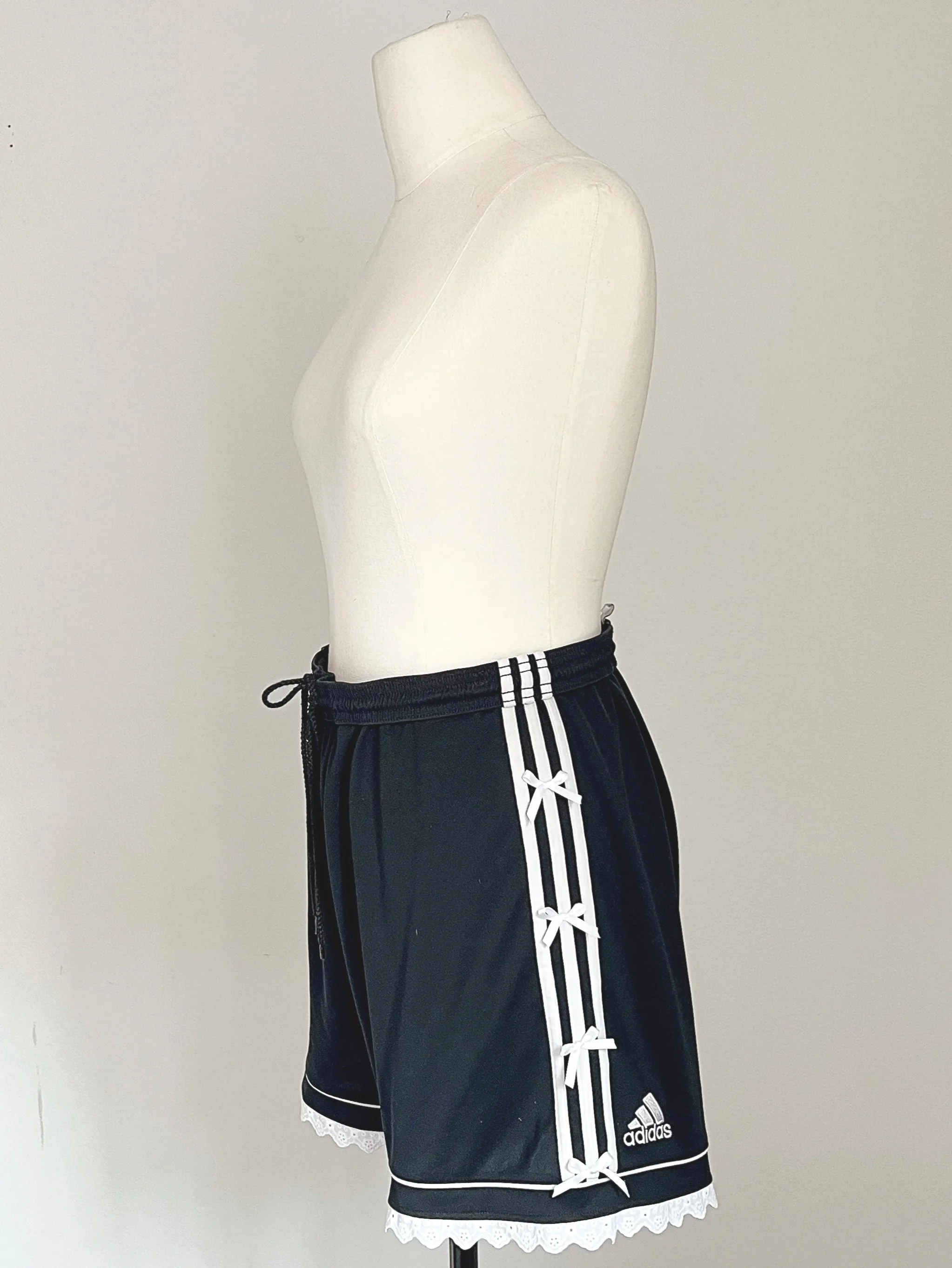 The Bow Shorts in Black