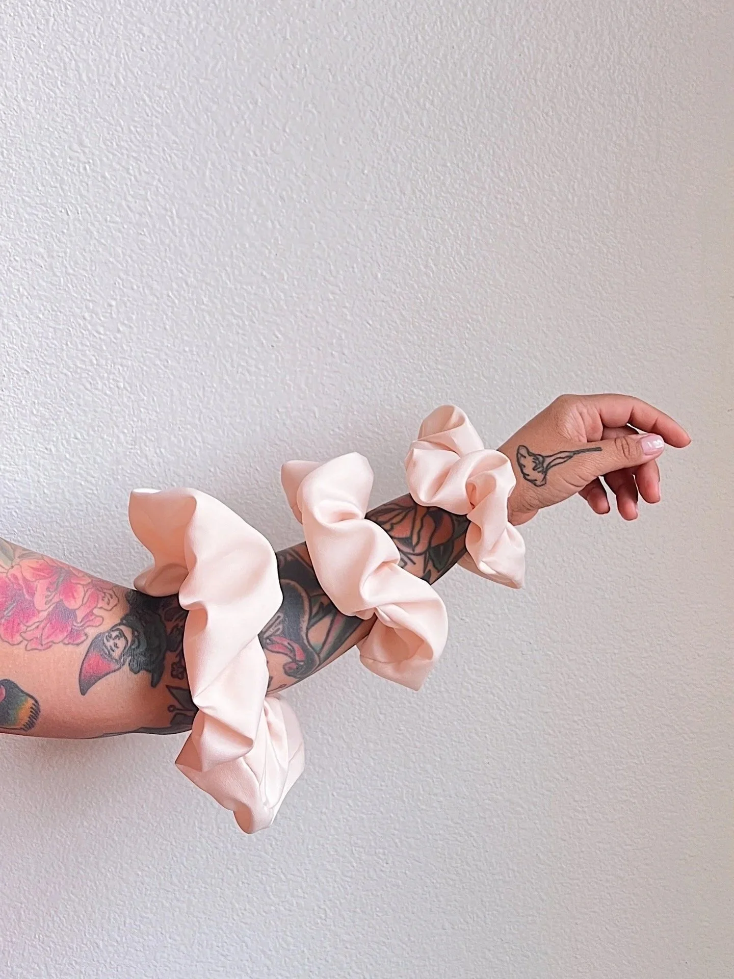 ivoryscrunchie.jpg