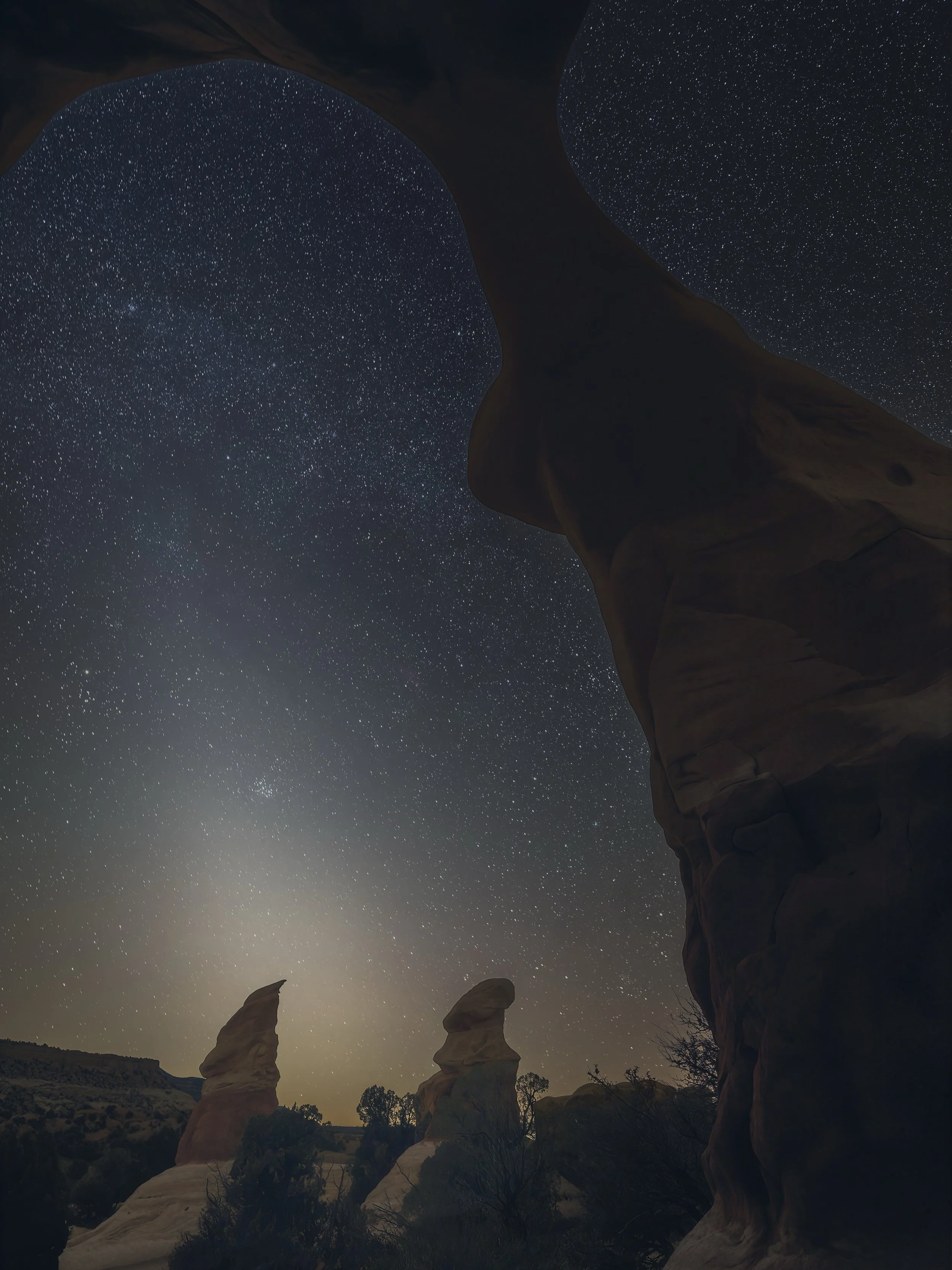 The Zodiacal Light Beneath Metate Arch ✨

This past spring, I visited Devils Garden near Escalante, Utah, for the first time! Getting there required a bumpy drive along Hole-in-the-Rock Road, but it was well worth it. Escalante has quickly become one