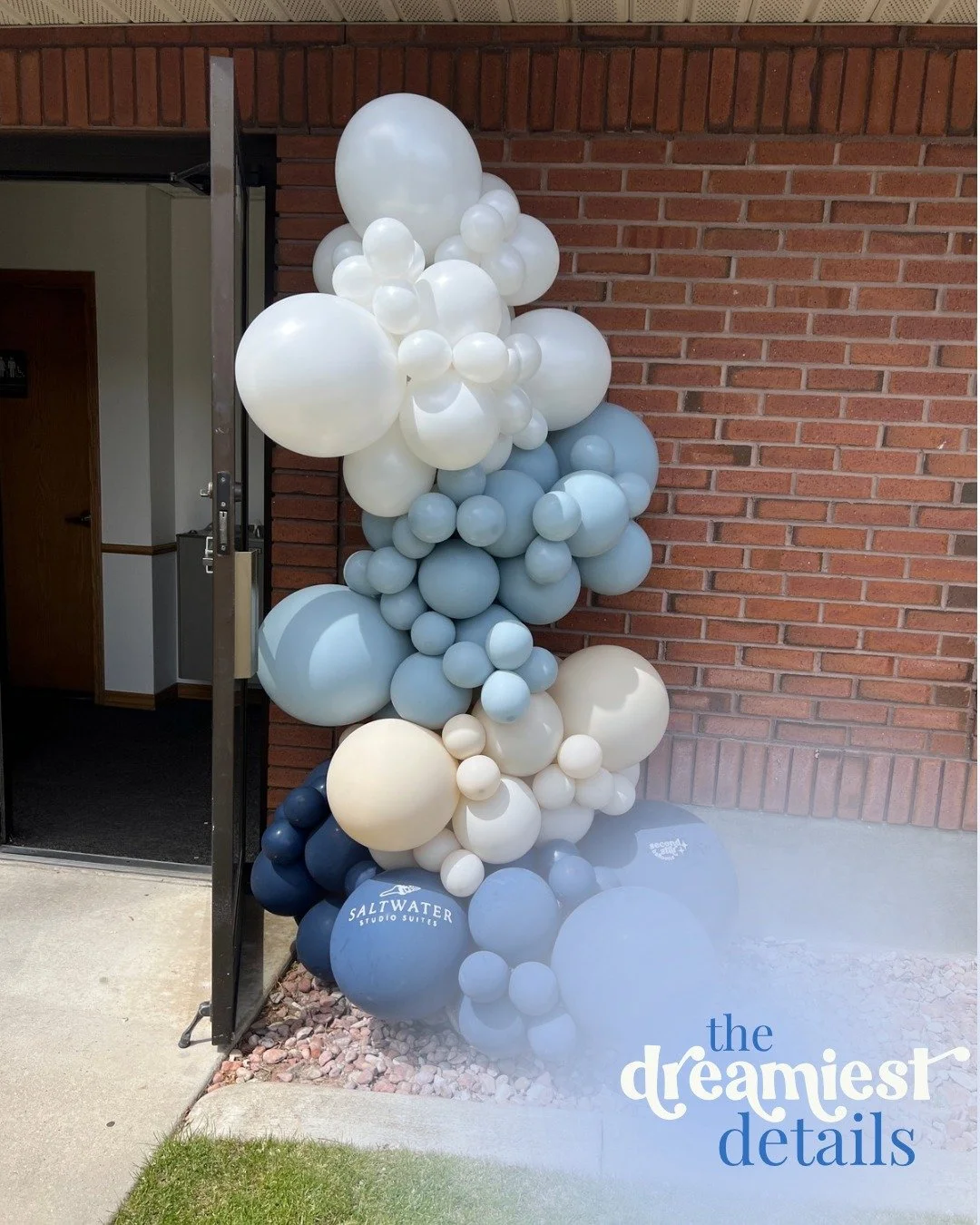 The dreamiest details ✨☁️

Nothing transforms a grand opening quite like a custom balloon installation. For this salon studio opening, we designed an organic balloon display that welcomed guests, elevated the space, and helped create an unforgettable