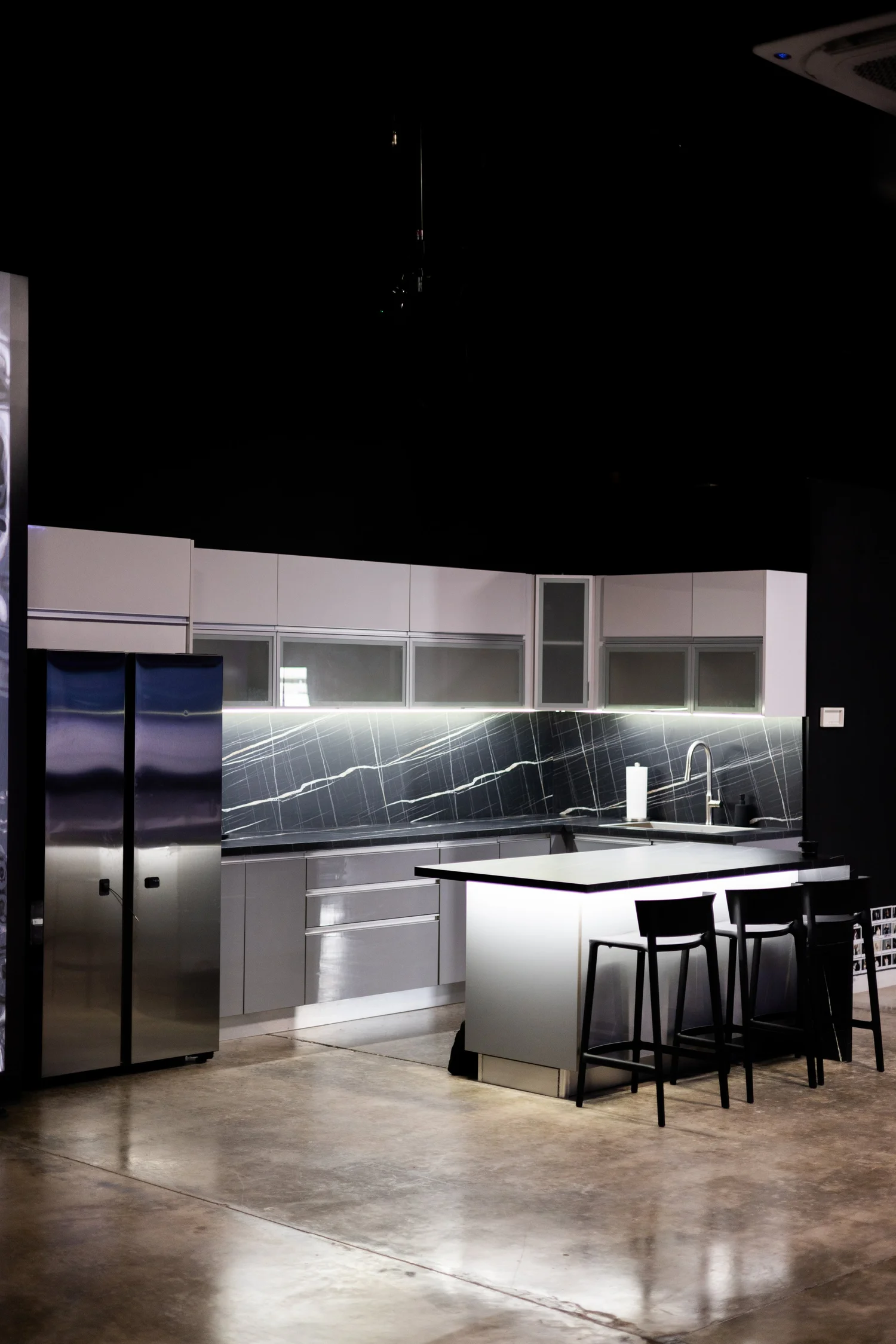 Cocina con isla en NEXSTUDIIOS, Toa Baja