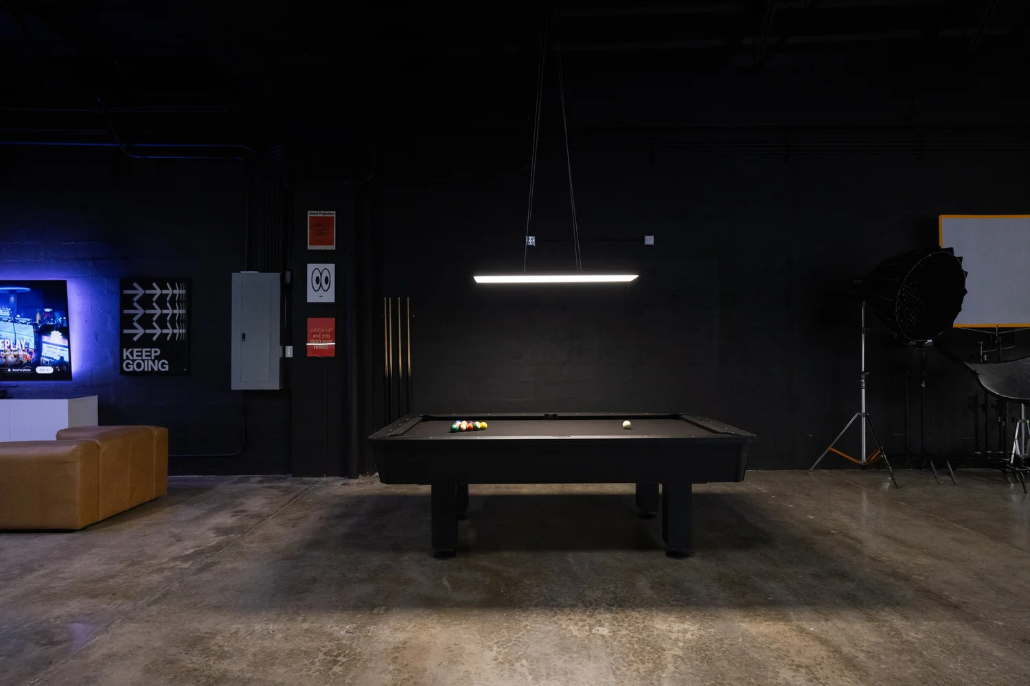 Lounge con mesa de billar en NEXSTUDIIOS, Toa Baja