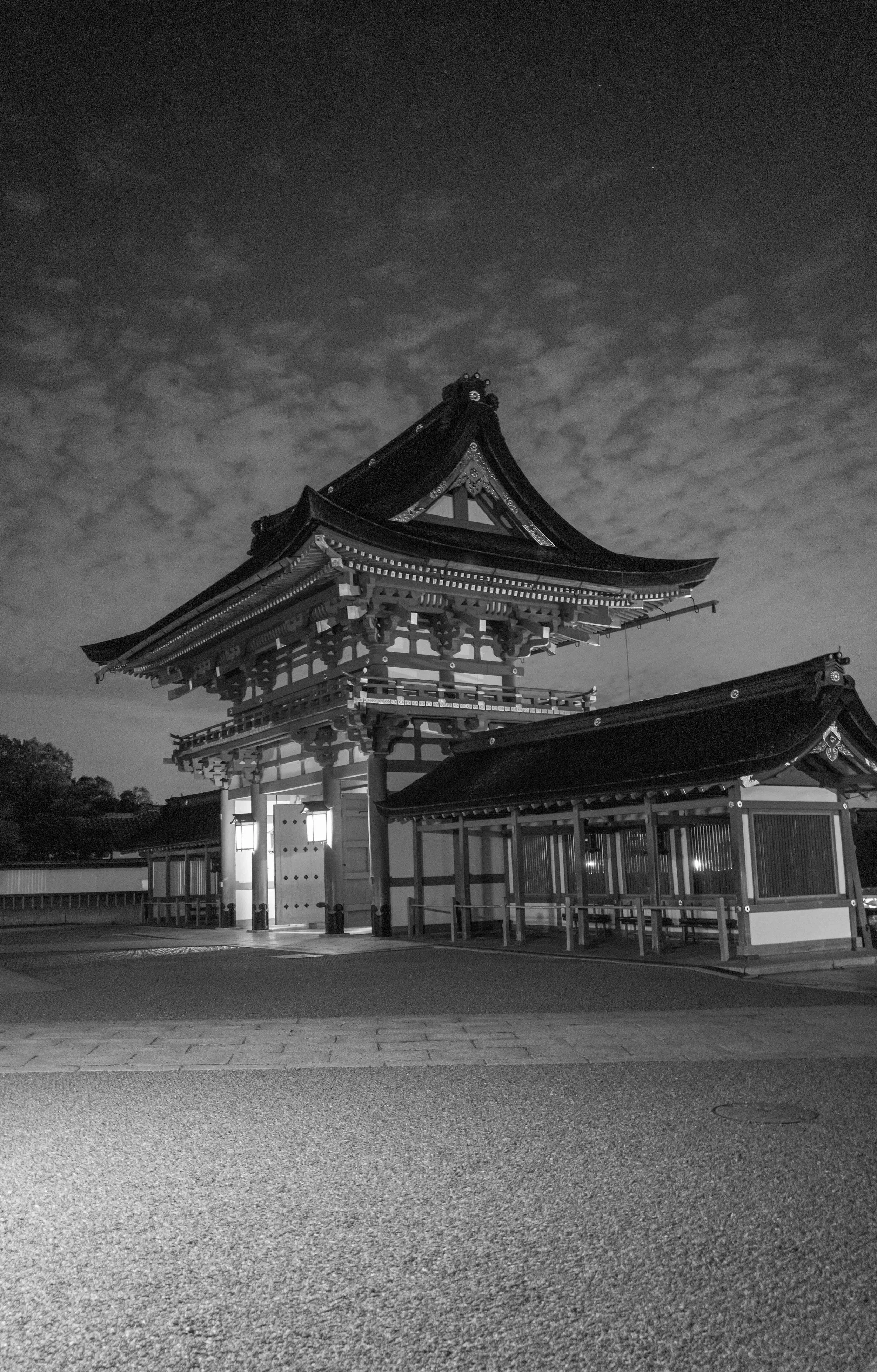 Kyoto Night Arch 11 Q2M.jpg
