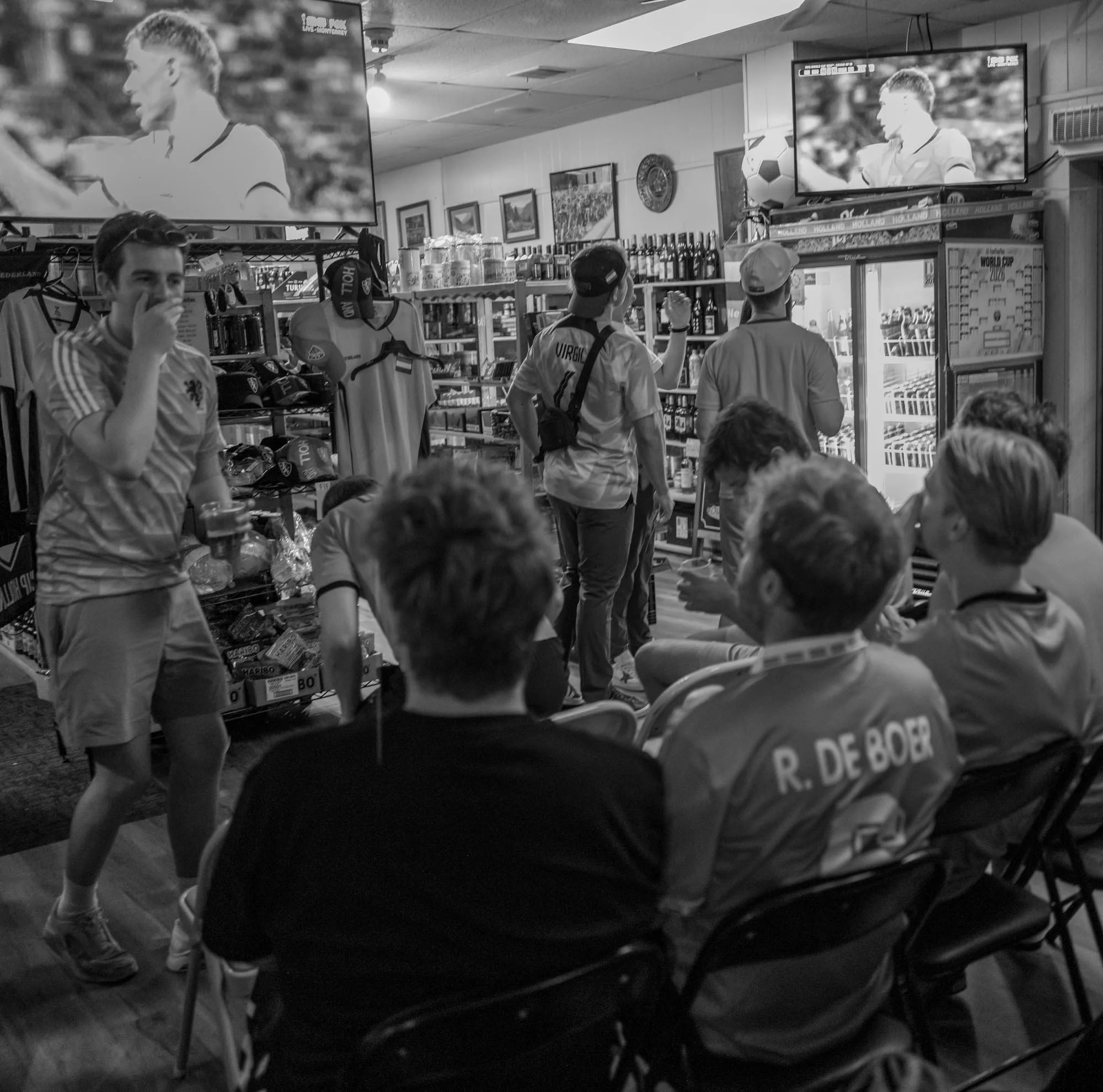 Henk's WC watch party 17  Q2M-1.jpg