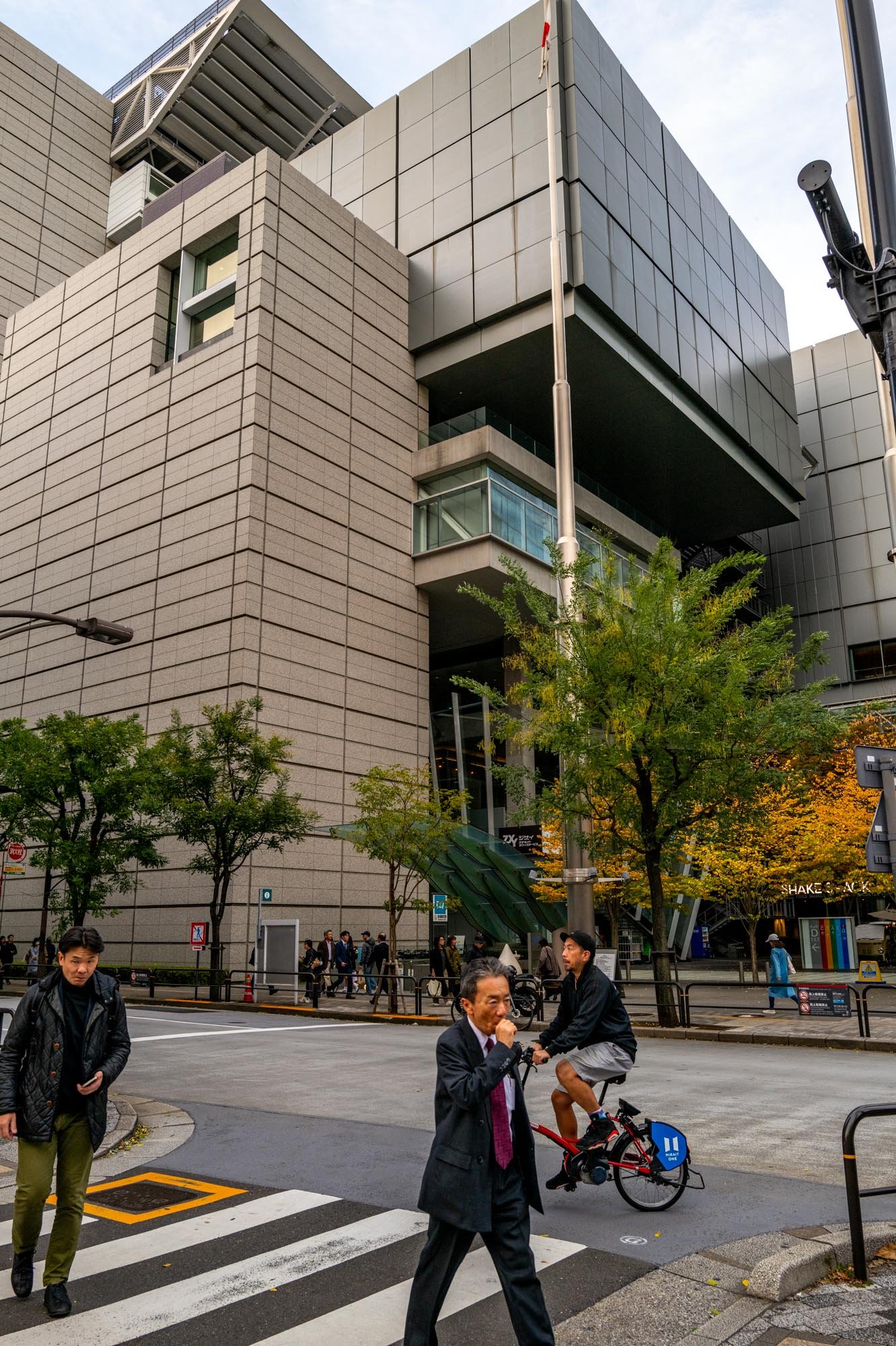 Tokyo Exhib Ctr 2 Q2-1.jpg